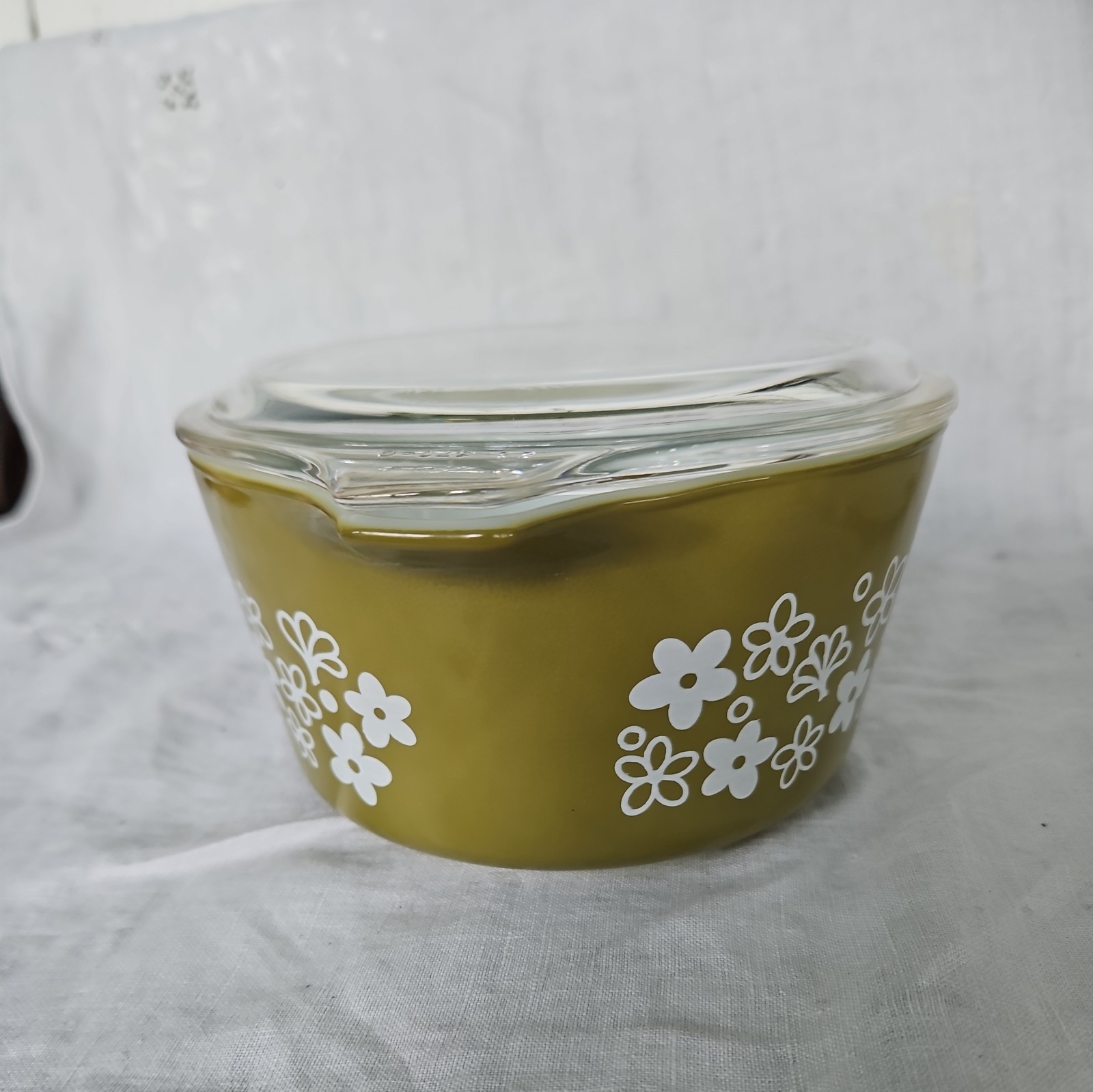 Pyrex Olive Green Crazy Daisy Three Piece Set 475 474 473 with Lids MINT Cond
