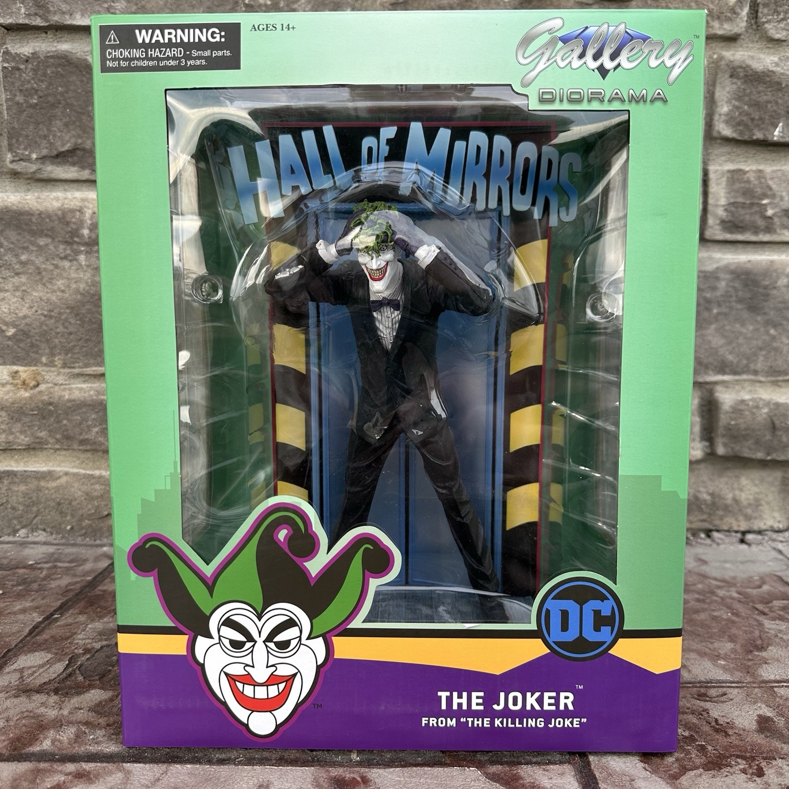 Diamond Gallery Select DC The Joker Statue Hall Of Mirrors ‘The Killing Joke’