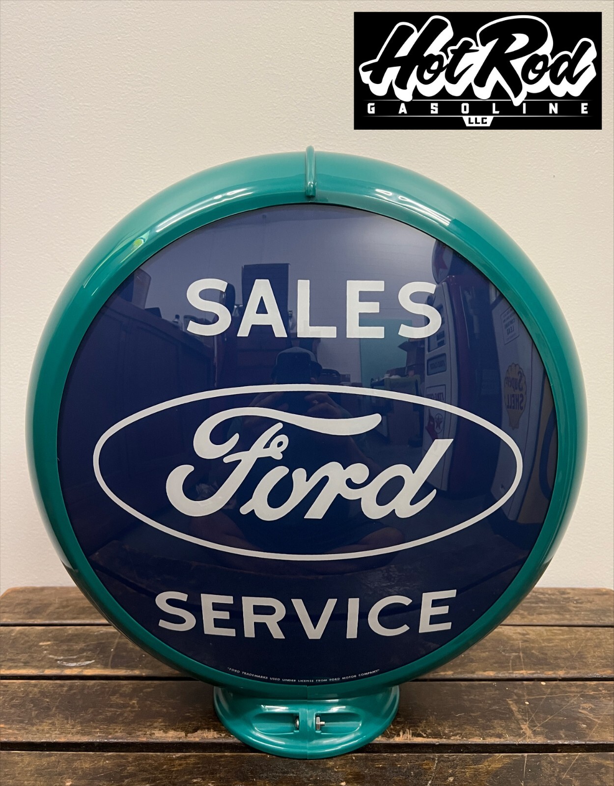 FORD SALES SERVICE Reproduction 13.5″ Gas Pump Globe – (Green Body)