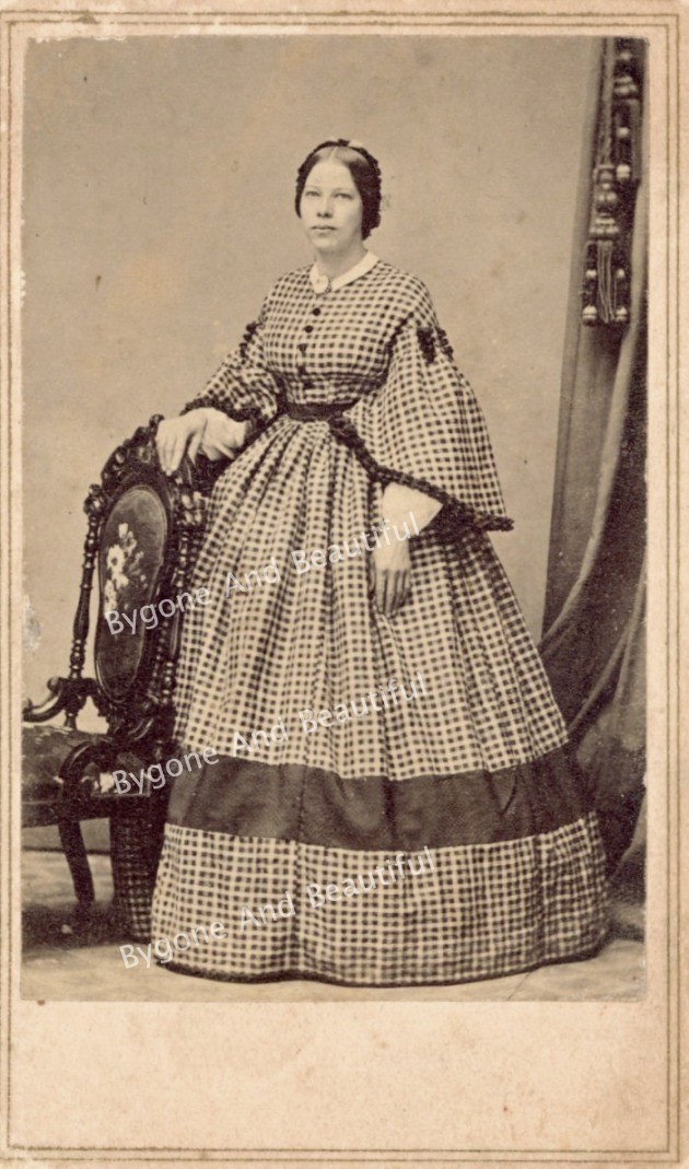 CDV Civil War Era Beautiful Woman 1865 Checked Dress Identified Springfield MA