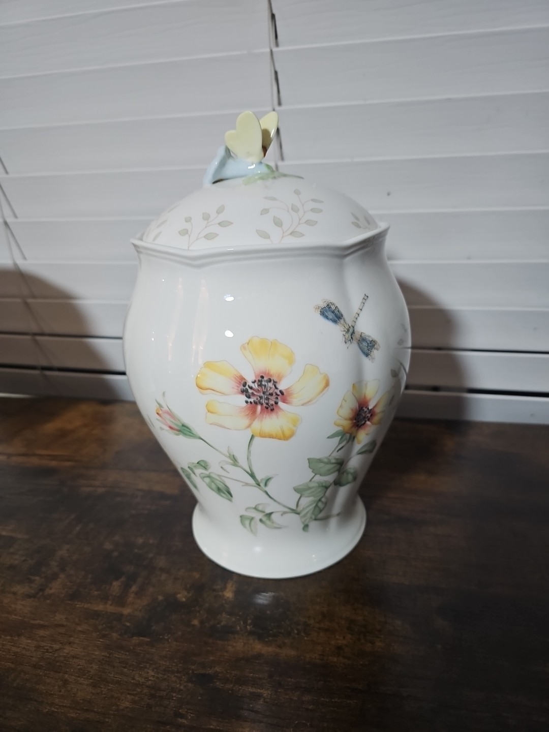 Lenox Butterfly Meadow Louise Le Luyer Porcelain Large Canister & Butterfly 8″