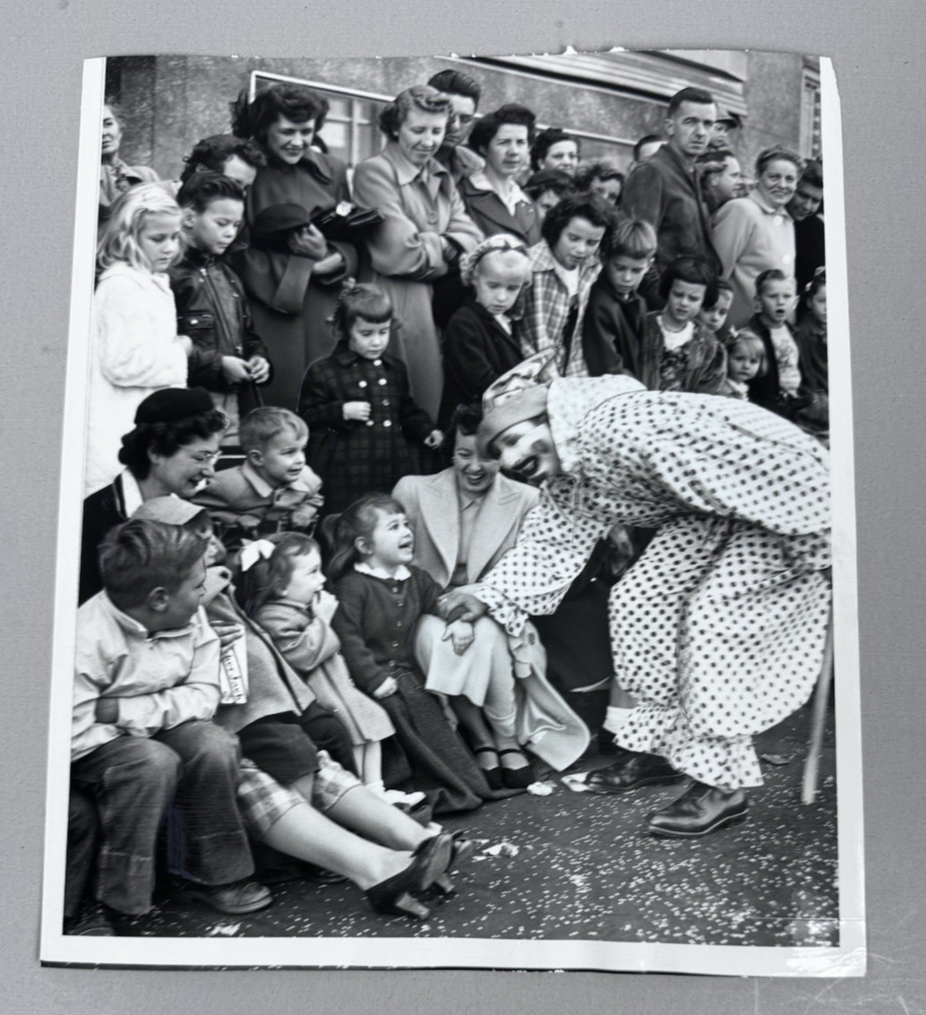 Vintage Clown Christmas Parade Children 1949 Original Press Photo Type 1