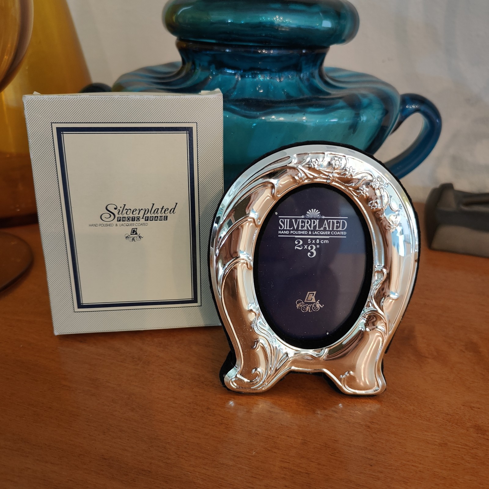 Silverplated Footed Oval Photo Frame 2″x3″ Hand Polished Lacquer Coated NEW!