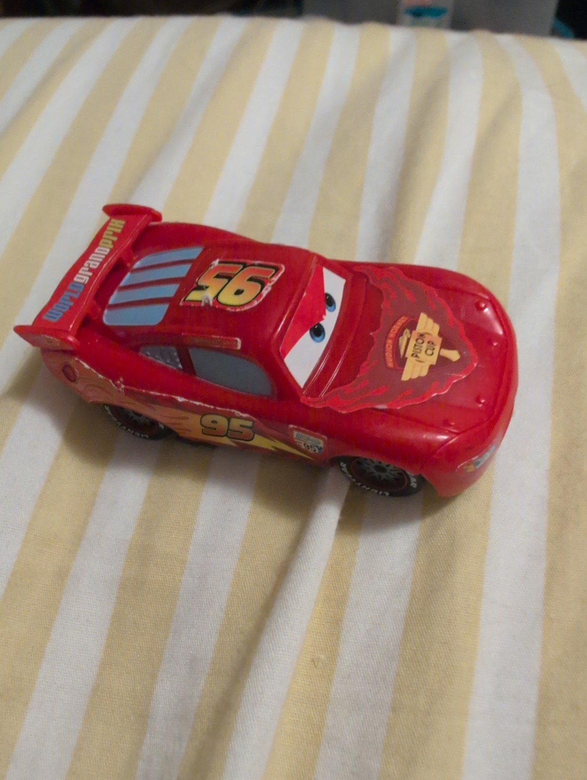Disney Pixar’s Cars Die Cast Lightning McQueen Grand Prix 3″ Long