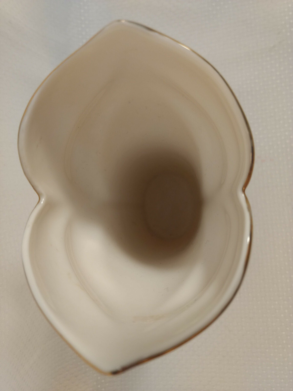 Royal Crown Porcelain 7″ Tall 3.5″ Diameter W/ Top 2.5″ Lily Vase Base Gold Gilt