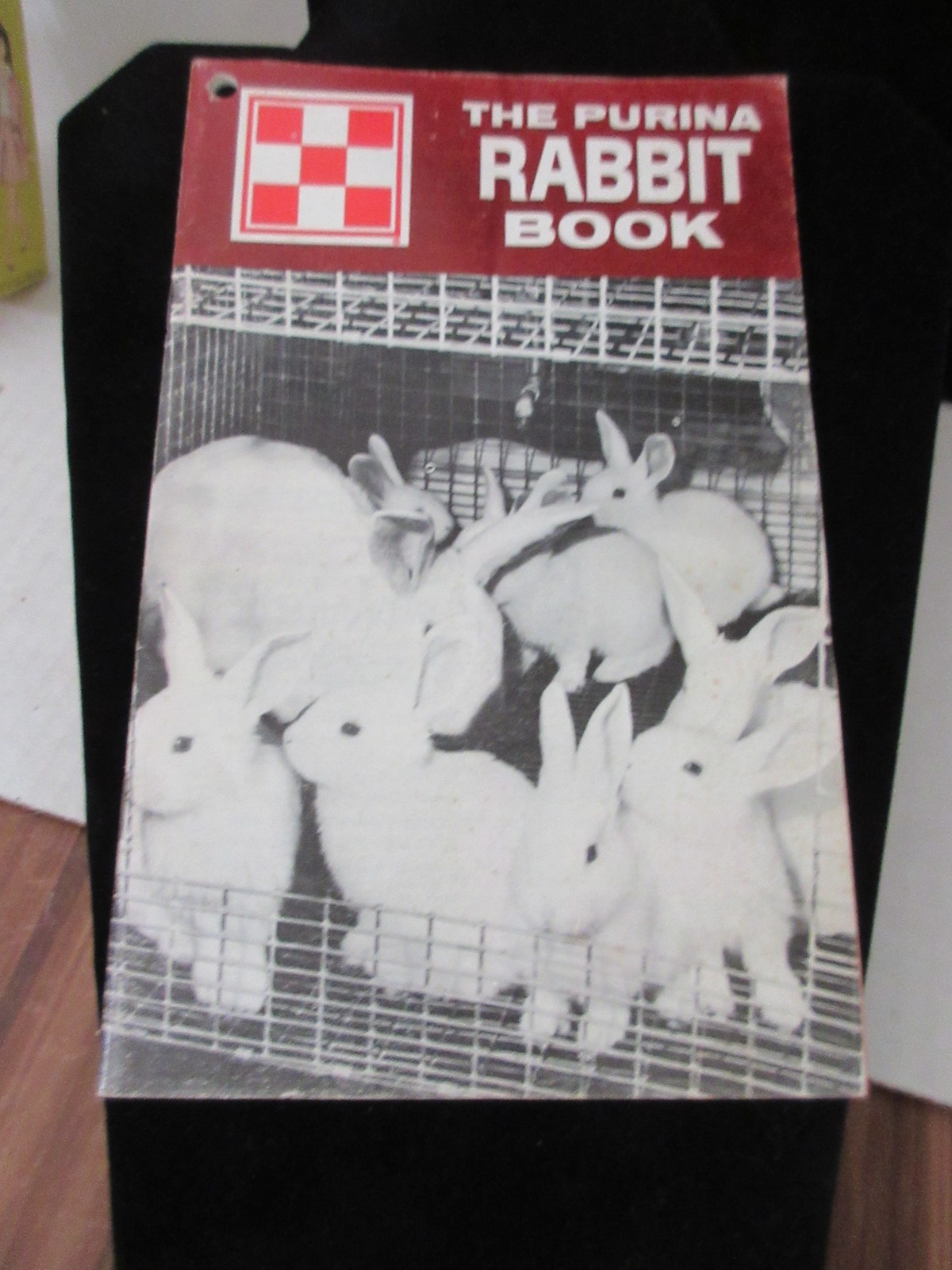 Vtg Purina Rabbit Book on Care & Feeding Brochure 35 Pg.