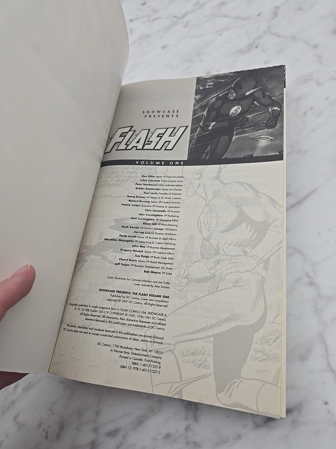 Showcase presents The Flash Volume 1 DC Deluxe TPB 2007 RARE Barry Allen Iris