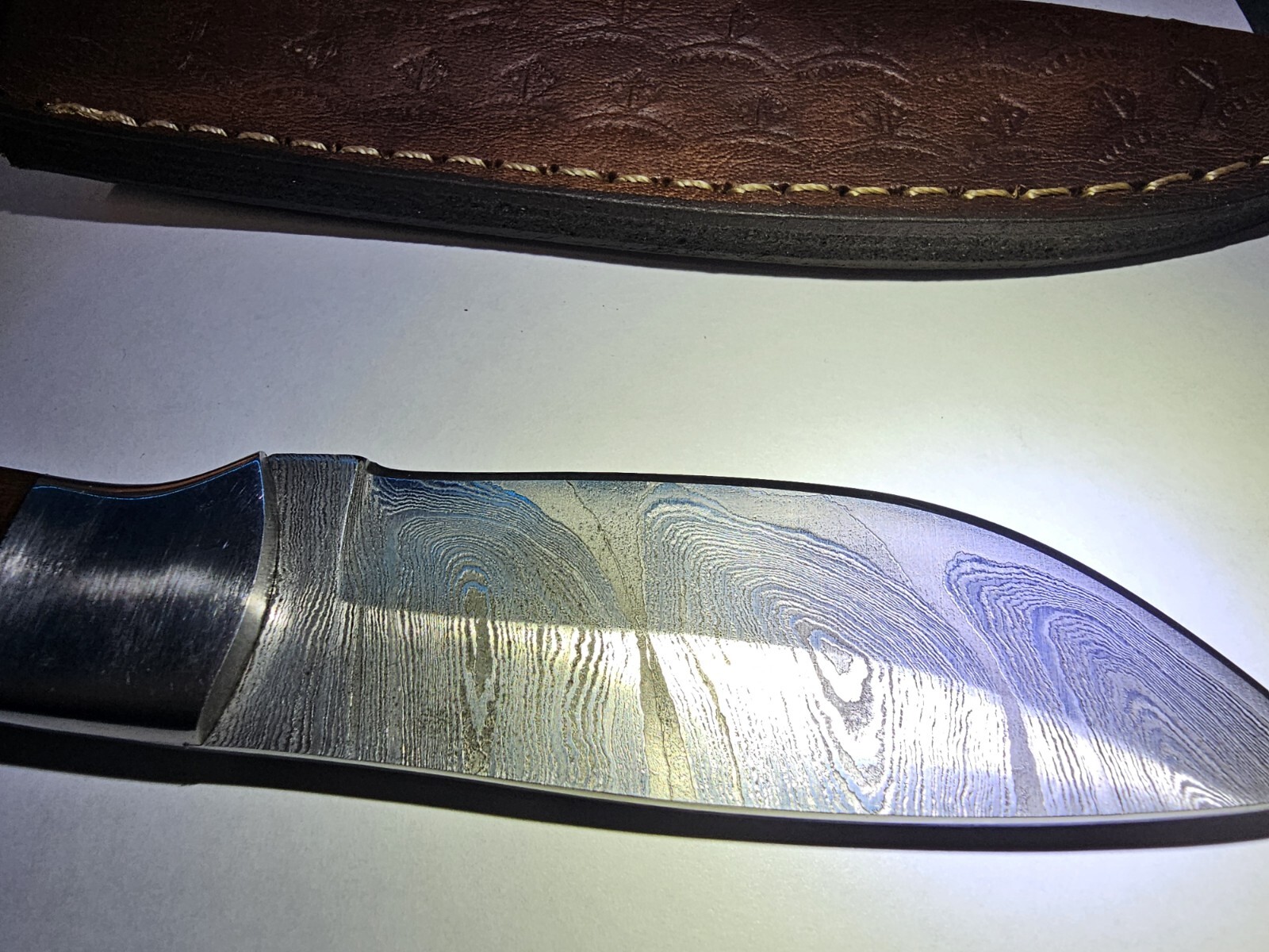 HAND FORGED DAMASCUS BLADE FULL TANG SKINNING HUNTING KNIFE Leather Sheath