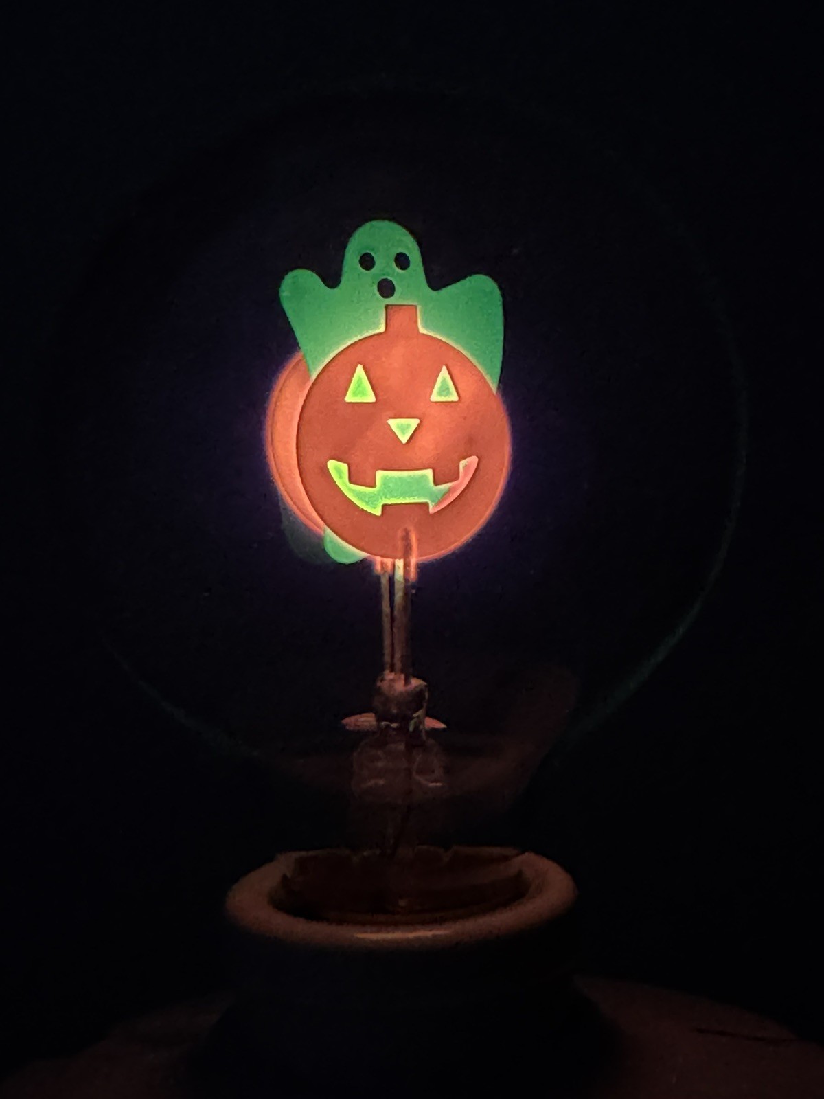 Aerolux Style GHOST N P Real Neon Glow Light bulb E26120V3W Decorative Cute Gift