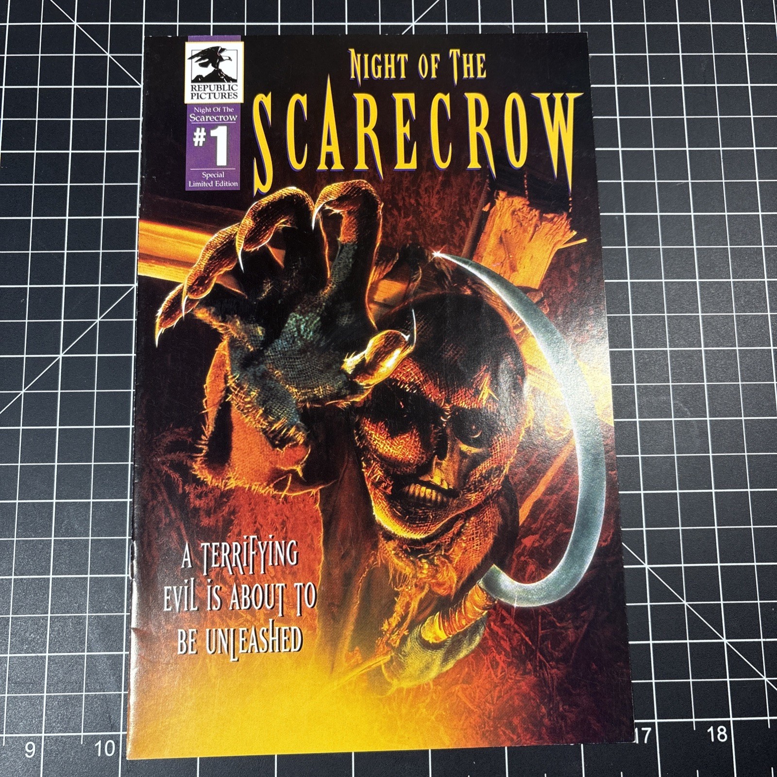 Night of the Scarecrow #1 (1995, Republic Pictures) VF Limited Edition Promo