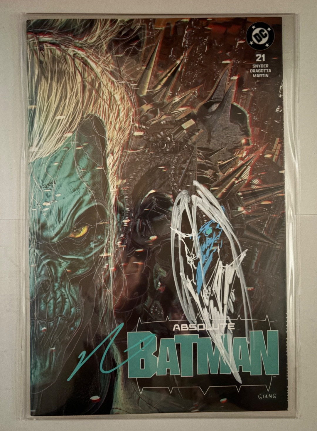 IN HAND – ABSOLUTE BATMAN #21 JOHN GIANG Trade Signed & Remarked – Clear Board