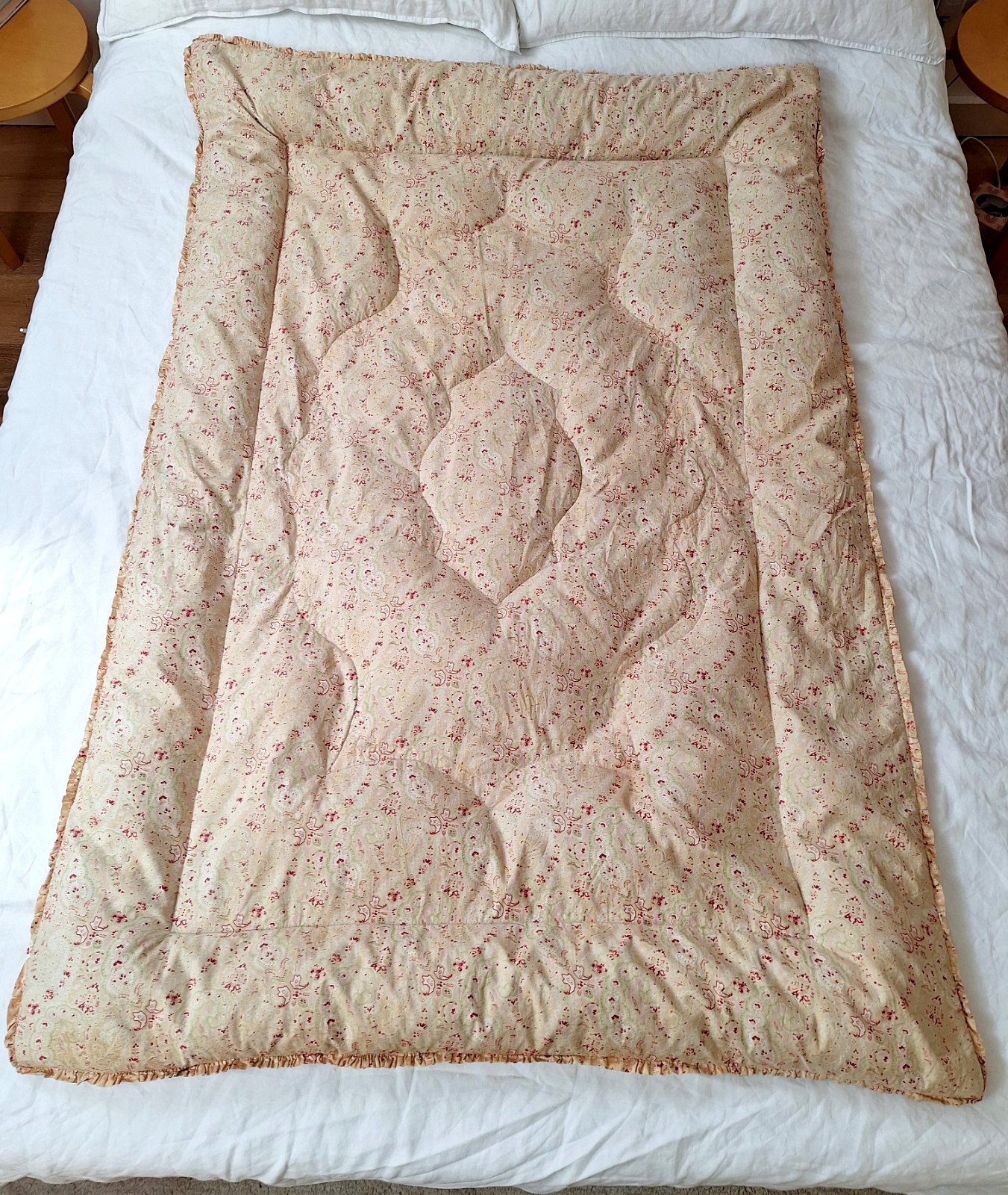Vintage Paisley Eiderdown Quilt Bedspread