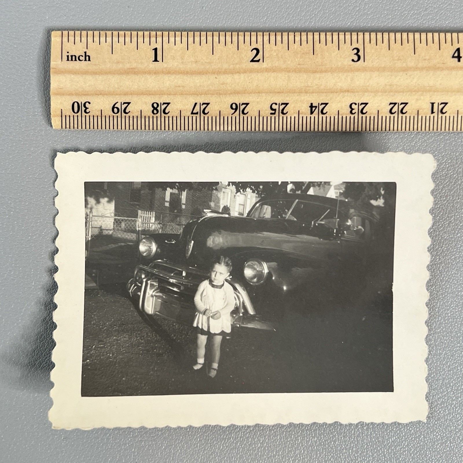 Vtg 1950 Photo Little Girl 1947 1948 Pontiac Silver Streak Car Auto Automobilia