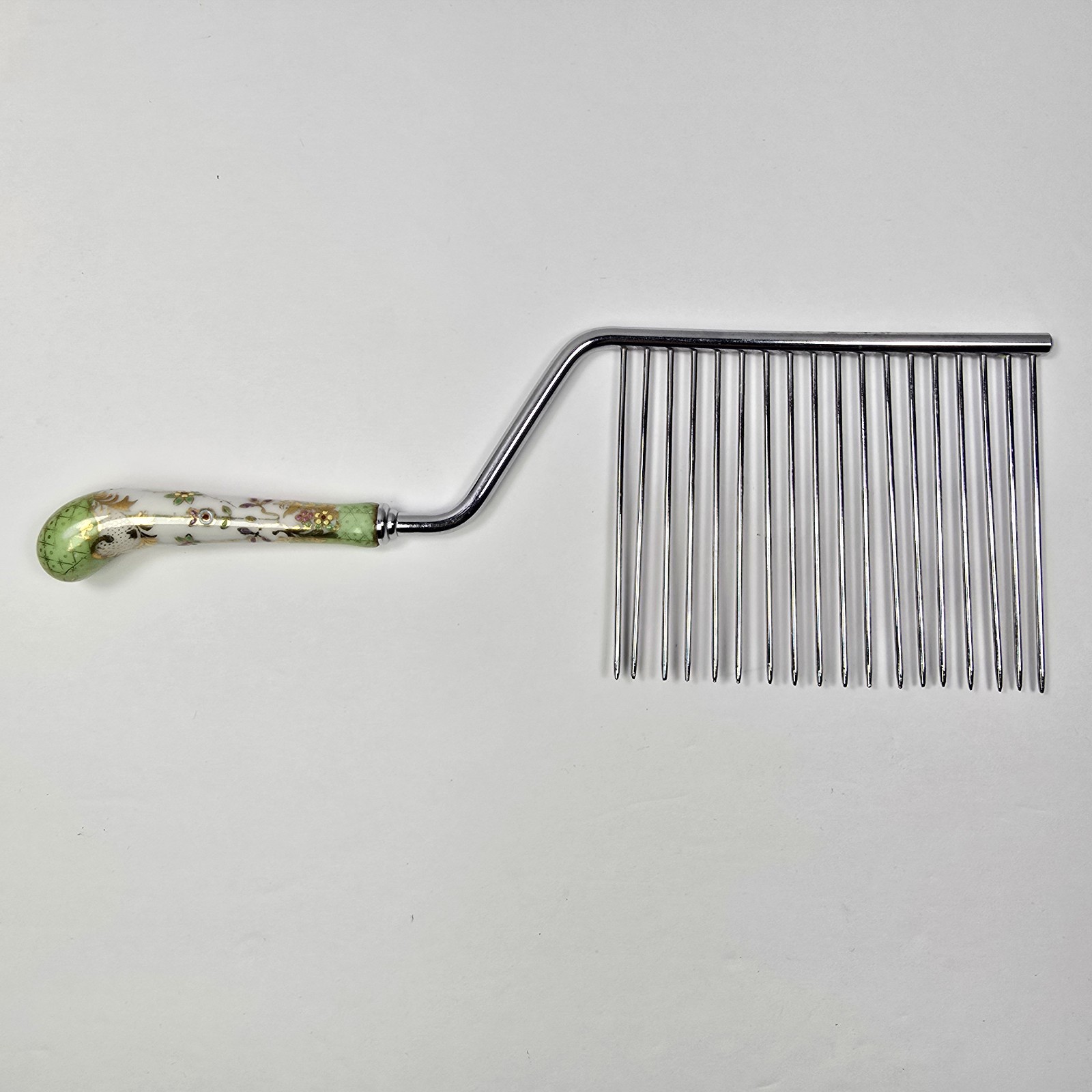 Vintage Sheffield Cake Breaker Slicer Porcelain Handle Angel Food Cutter Comb…