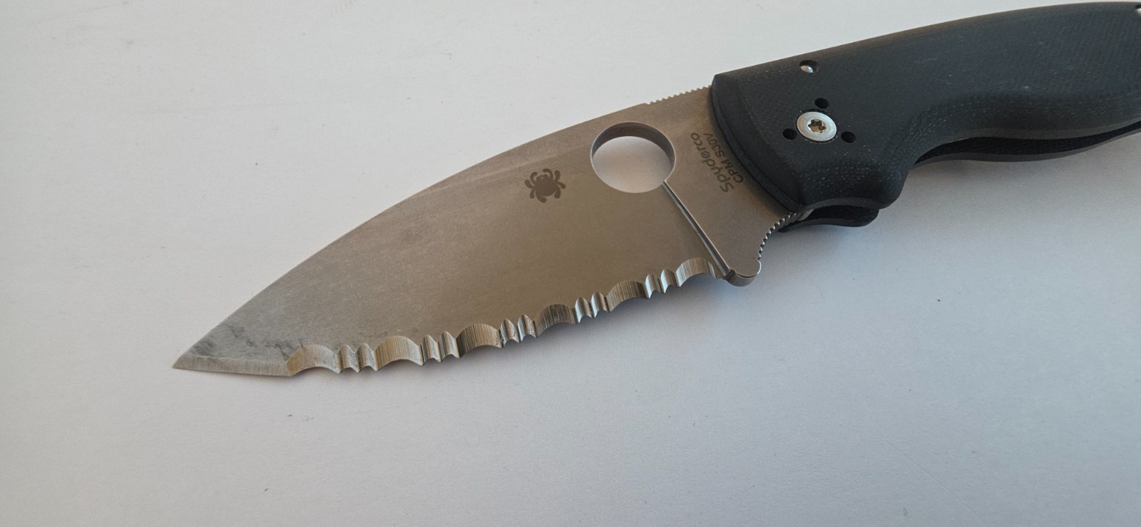 Spyderco Shaman Stonewashed CPM-S30V Serrated Blade, Matte Black G-10 Handle