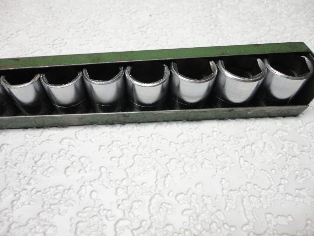 SK Tools 3/8″ Dr 13pc Metric Socket Set 6pt 7mm – 19mm Metal Tray Vintage USA
