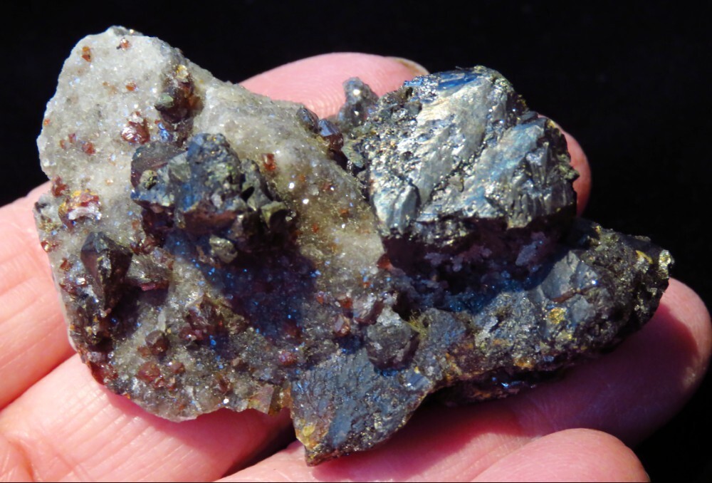 Ruby Sphalerite on Druzy Quartz with Chalcopyrite-3″- Pitcher, Oklahoma