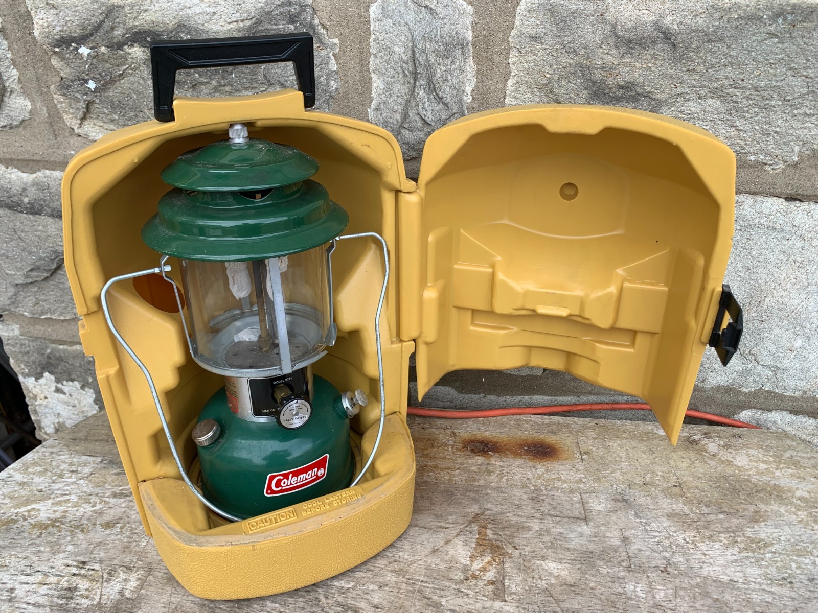 Coleman 228J Vintage Railroad lantern W/ Pyrex Glass Hurricane & Carry Case 14″