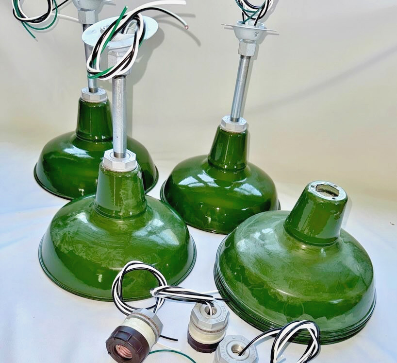 ONE 1930s Benjamin 12″ Porcelain Enamel Green Industrial Barn Light Vintage
