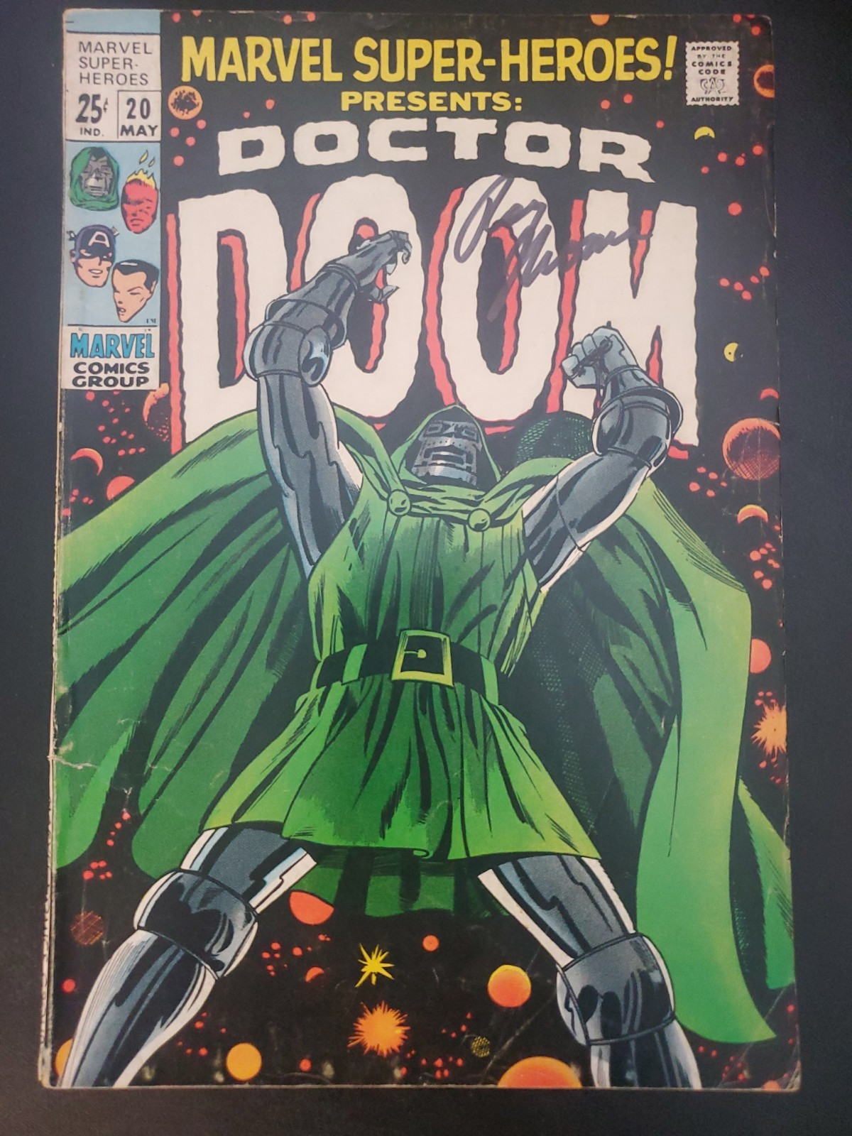 MARVEL SUPER-HEROES 20 first DOCTOR DOOM solo story! SIGNED MCU KEY! 1969