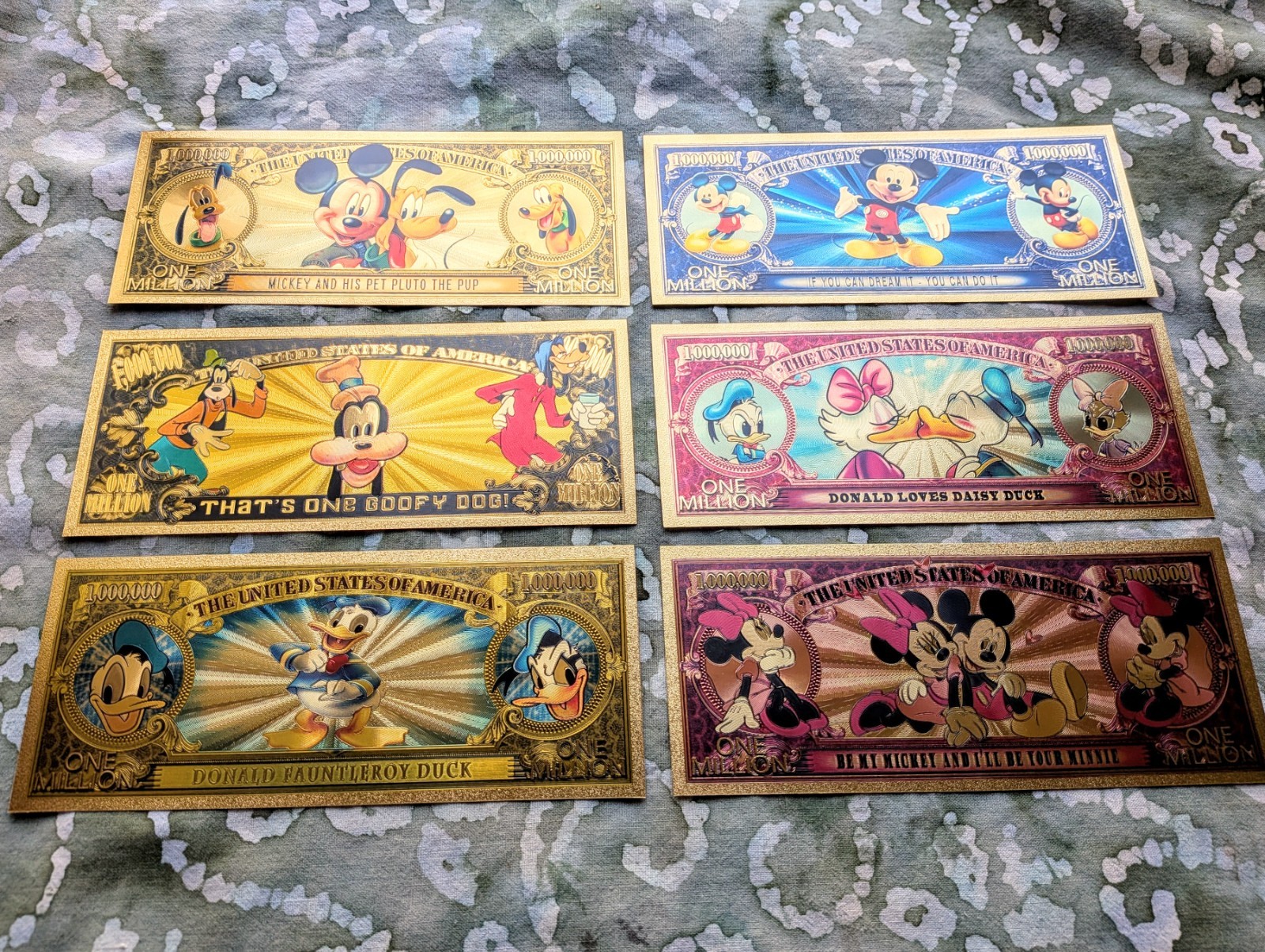 6pc Disney Mickey & Friends 24k Gold Foil Plated Collectible Novelty Banknotes
