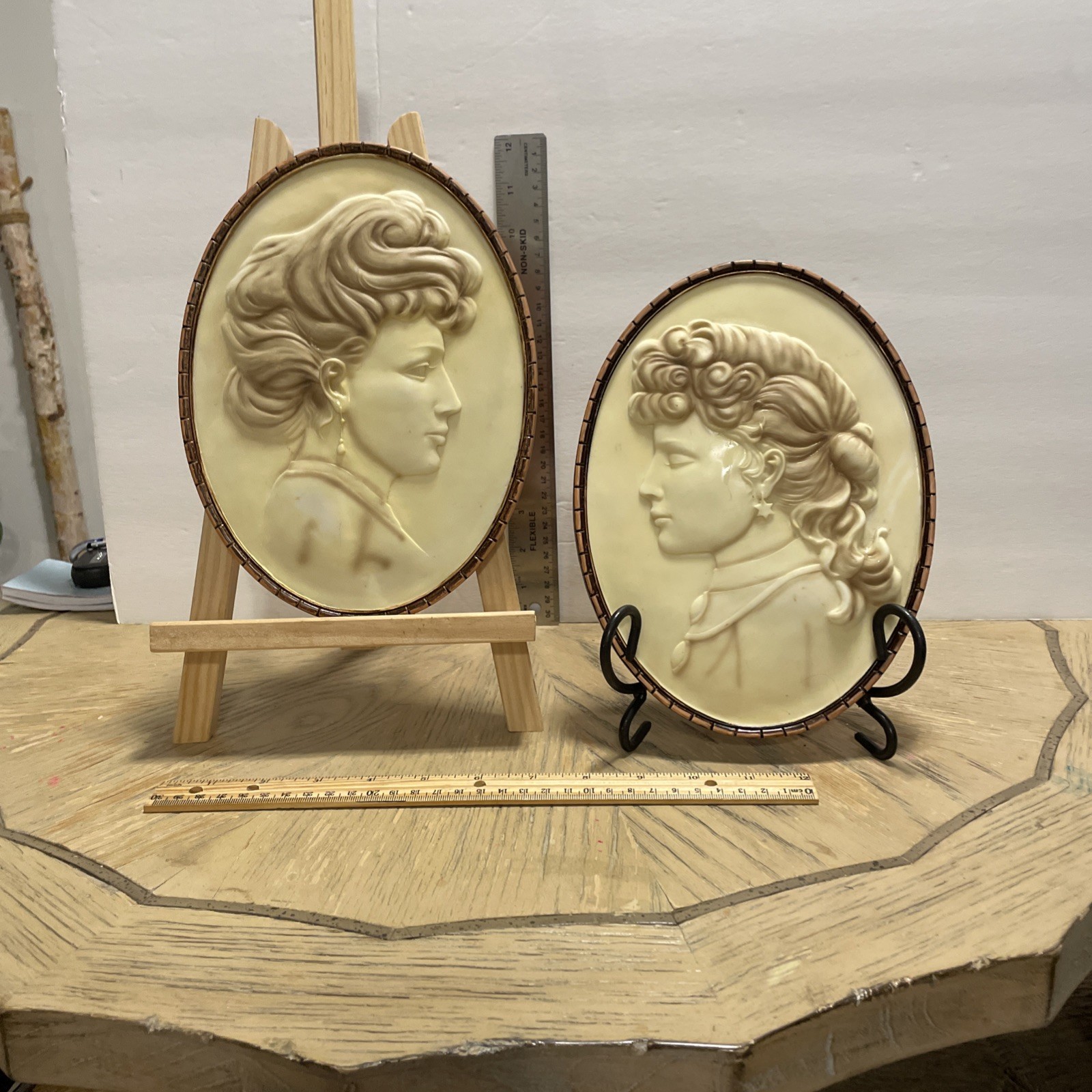 VTG Cameo Victorian Woman Resin Vintage 9.25x7in Oval Wall Plaque 3D Silhouette