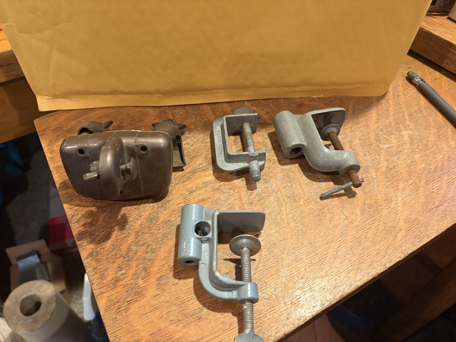 LUXO LAMP CORP Table Clamp For Table Lamp Plus Bases Lot of 4