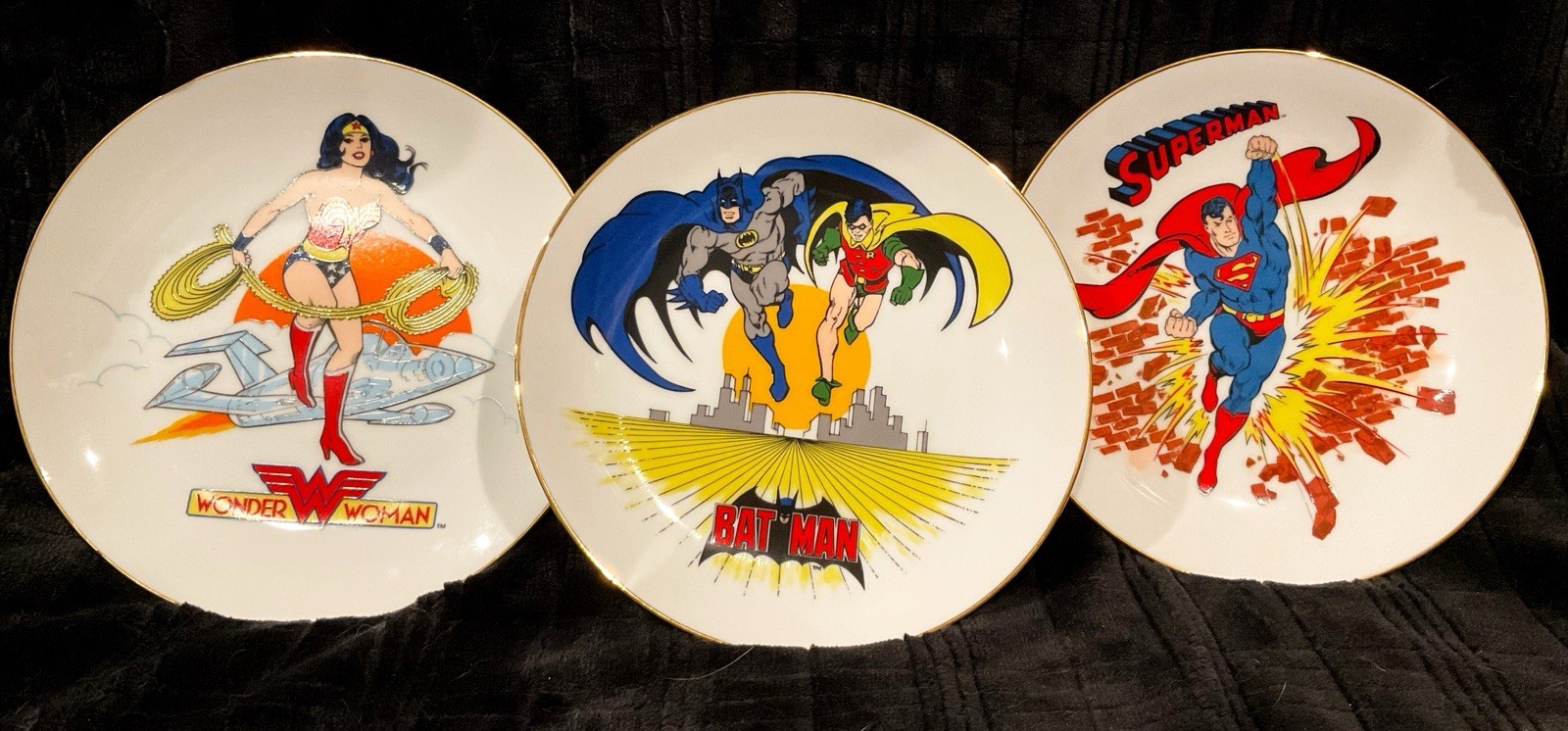 Set Of 3 Decorative Plates – Superman, Batman, Wonder Woman – The Intl. Museum
