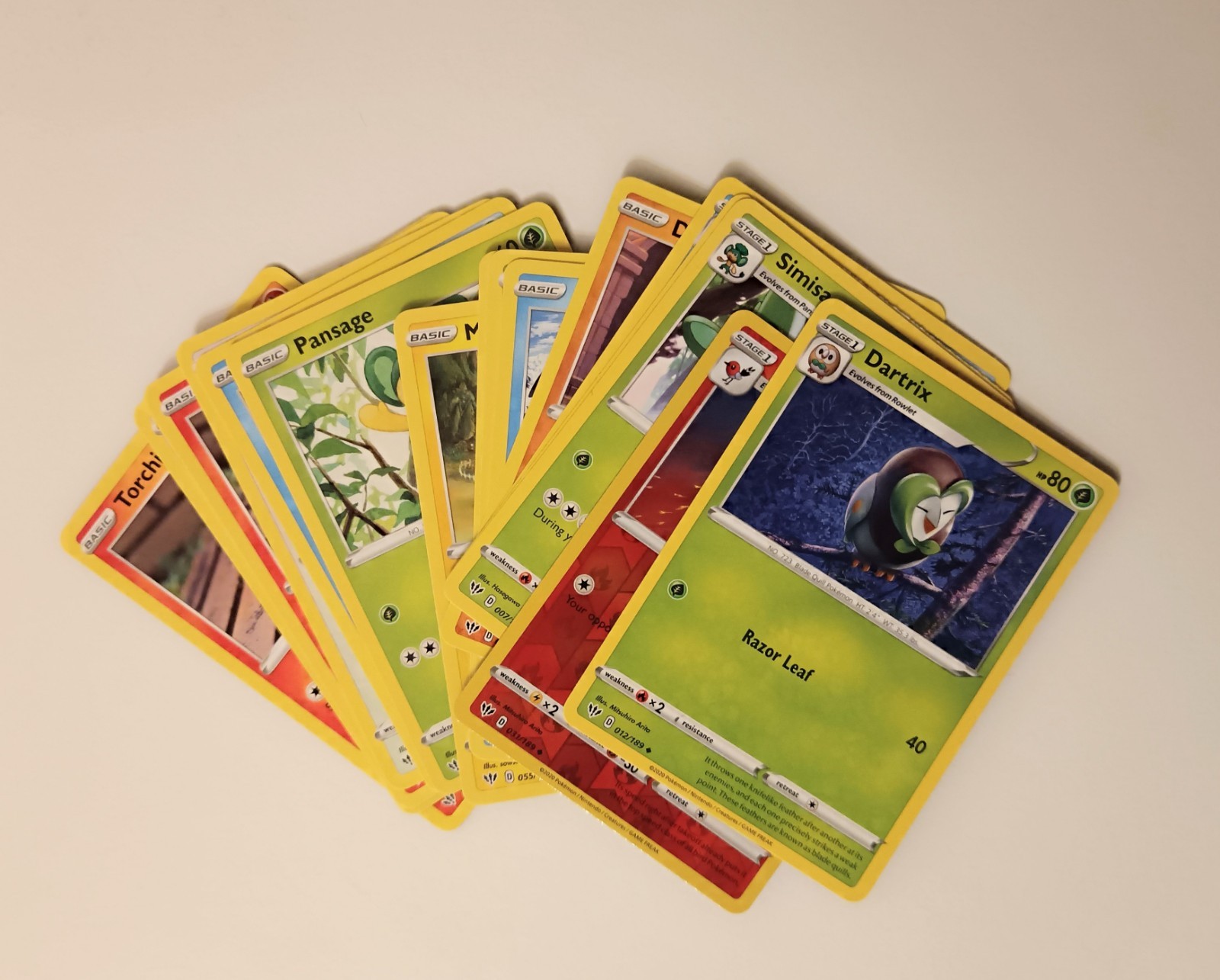 Pokemon Cards – Joblot Vivid Voltage – 17 cards (see photos)