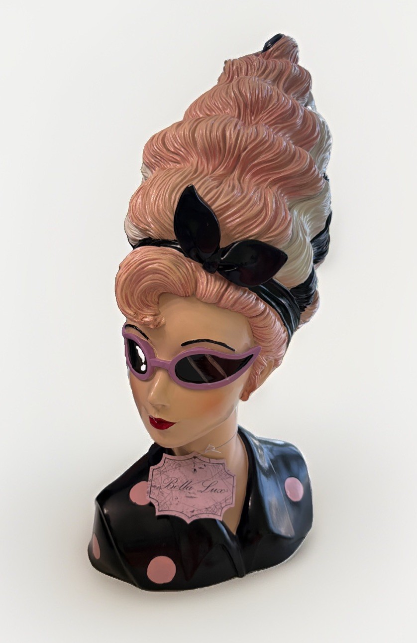 Bella Lux Halloween 2026 VERY RARE!!💕🎃 sunglasses and pink hair