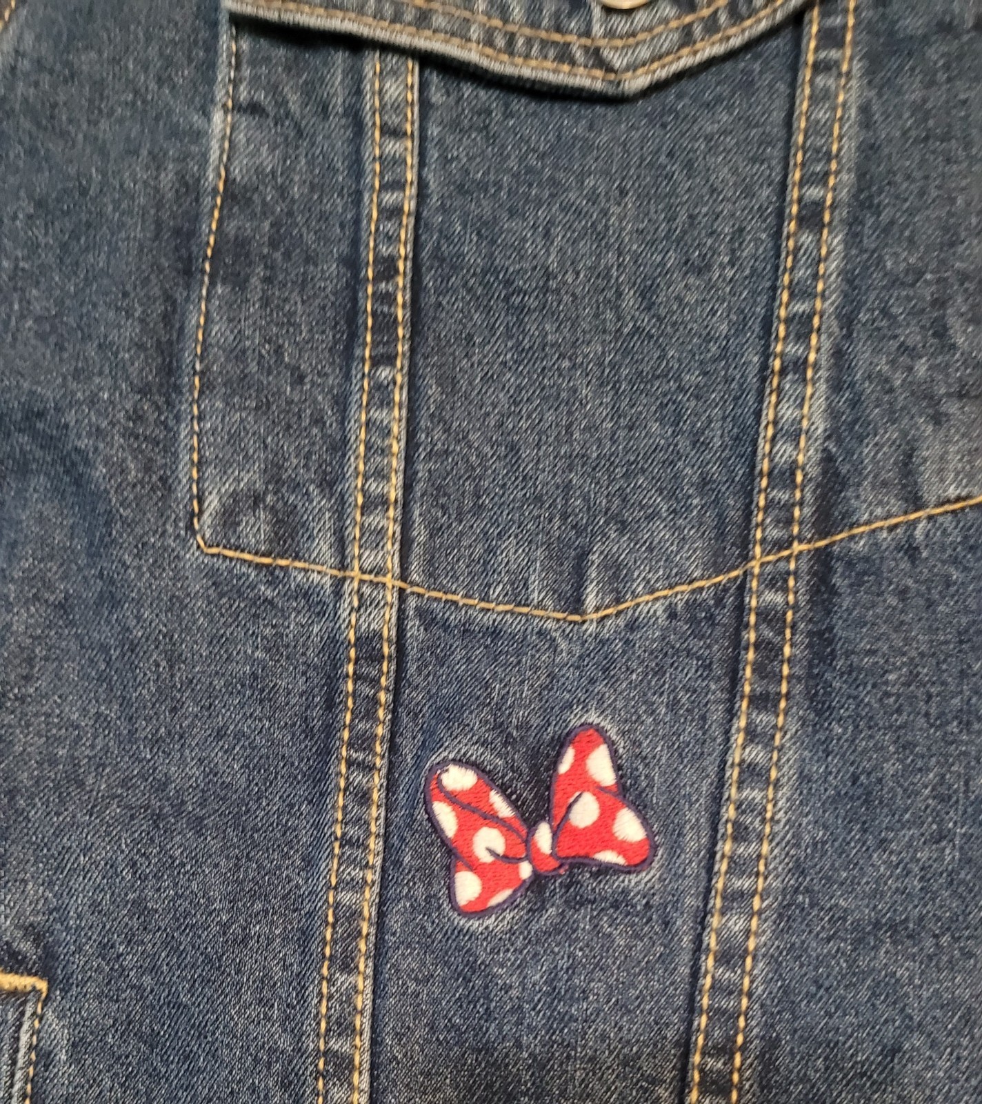 Minne Mouse Denim Trucker Jacket Disney X Old Navy SIZE LARGE Embroidered NWT