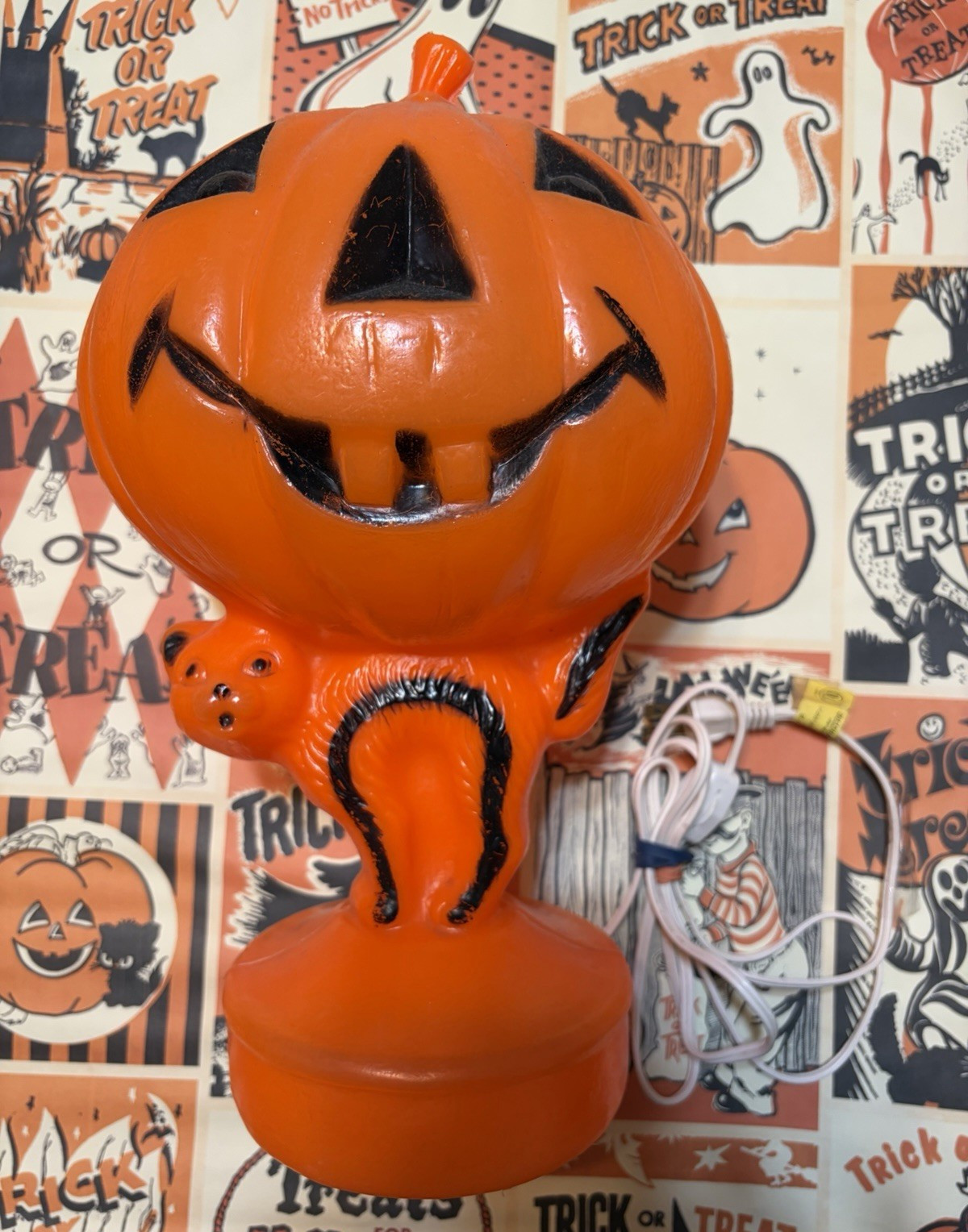 Halloween Pumpkin Jack-O-Lantern blow molds Light, Corded Switch, Plastic