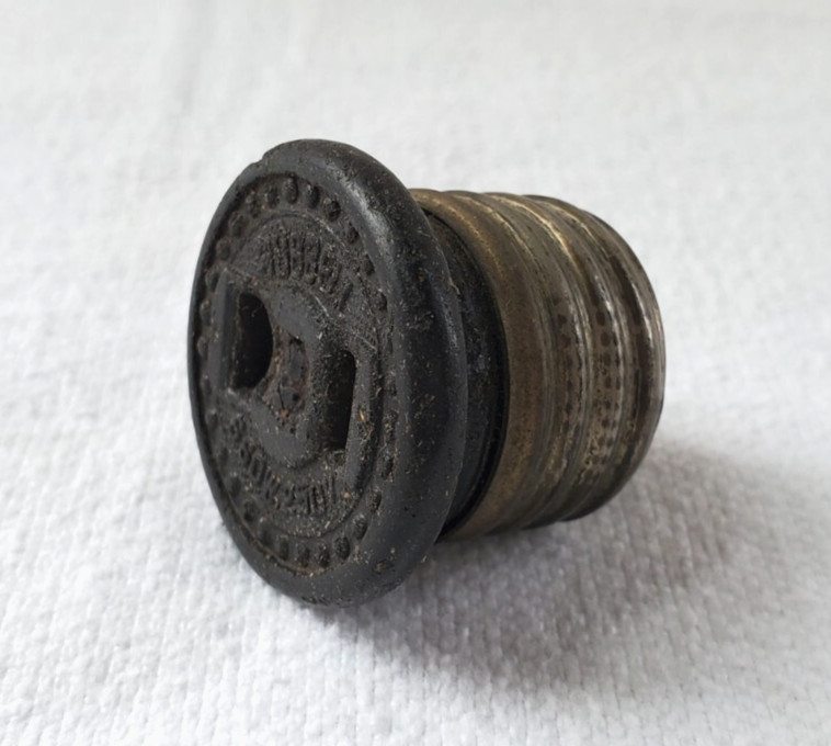 Vintage Hubbell Light Socket 2 Prong Plug In Outlet Adapter… Works