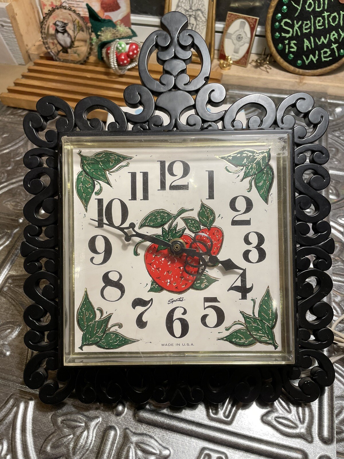 Vintage Black spartus Strawberry Patterned Kitchen Working Wall Clock Plug-In