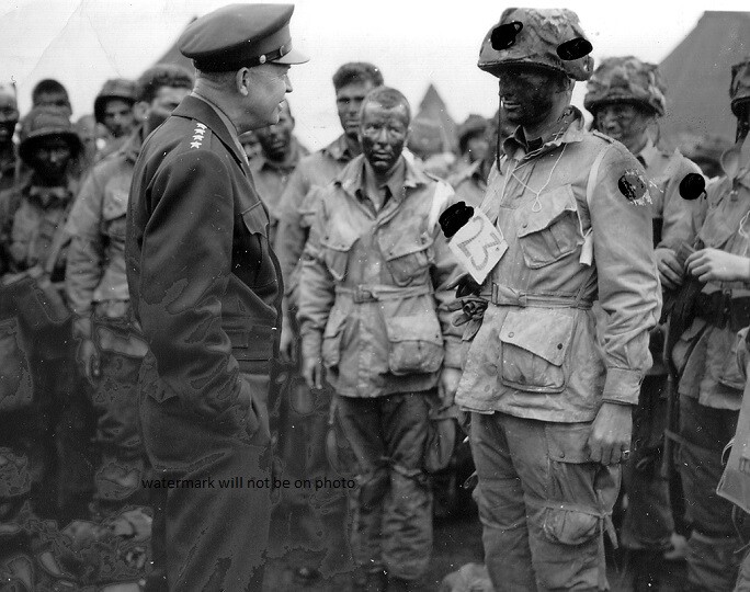 Gen. Dwight D. Eisenhower with Paratroopers D Day 8×10 WWII WW2 Photo 90