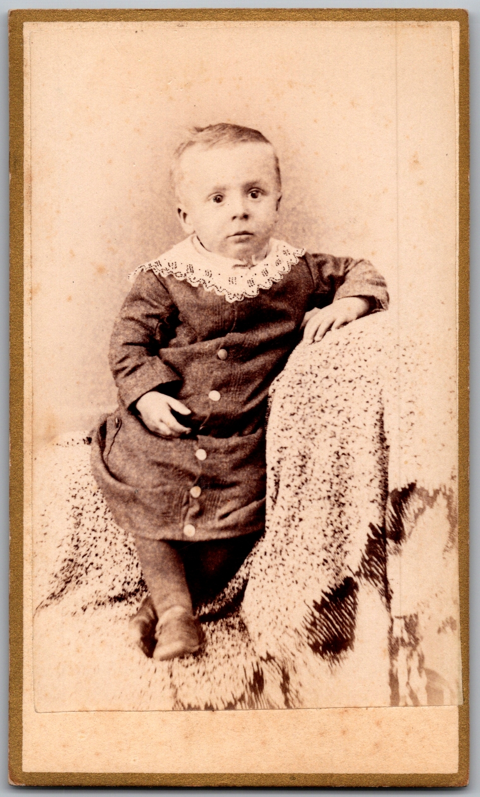ANTIQUE CDV CIRCA 1870S S.M. MILLER CUTE BABY IN DRESS MASON CITY ILLINOIS