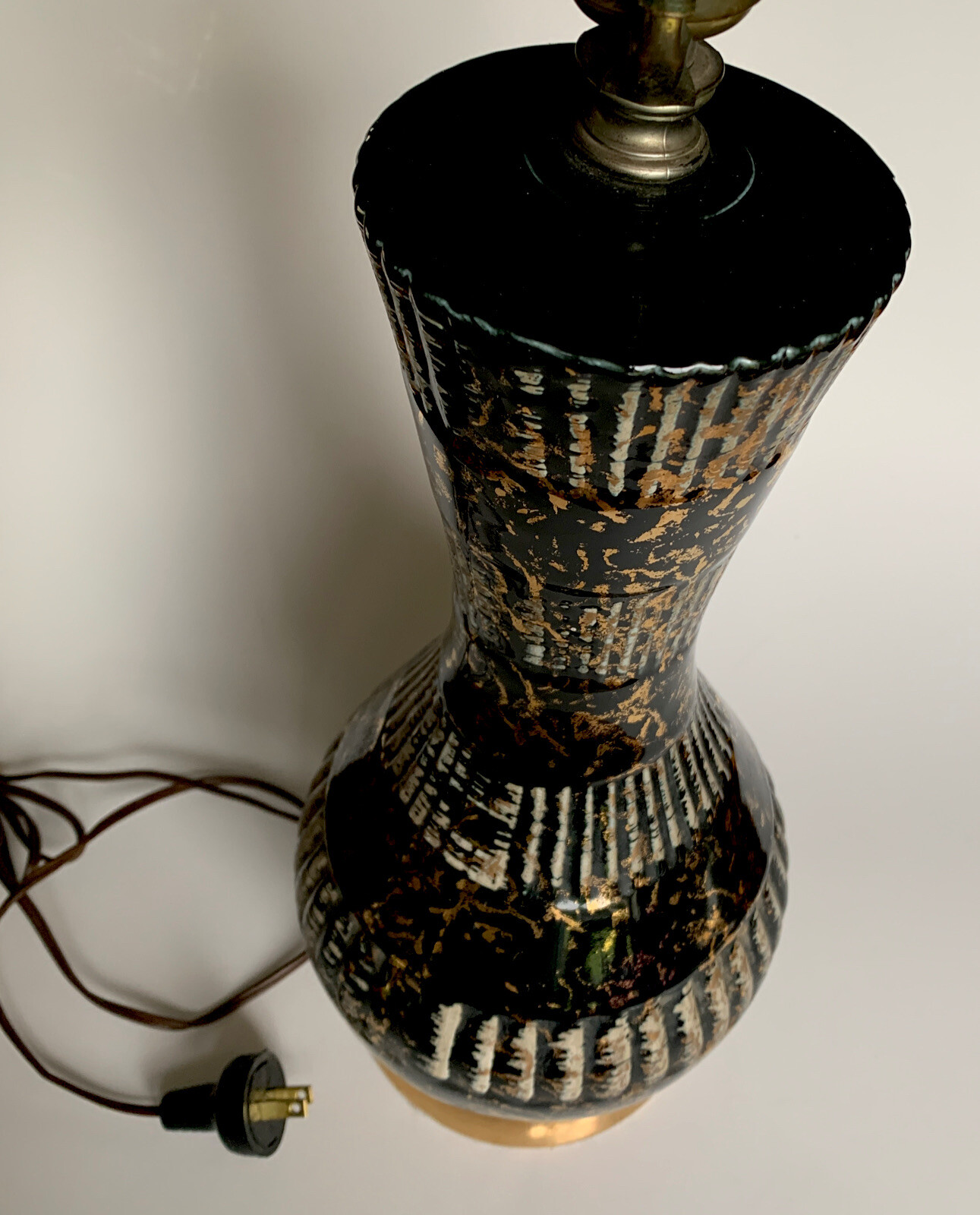Mid-Century Modern 1970’s Style Black Gold Bar Lamp Ceramic Atomic Light Only