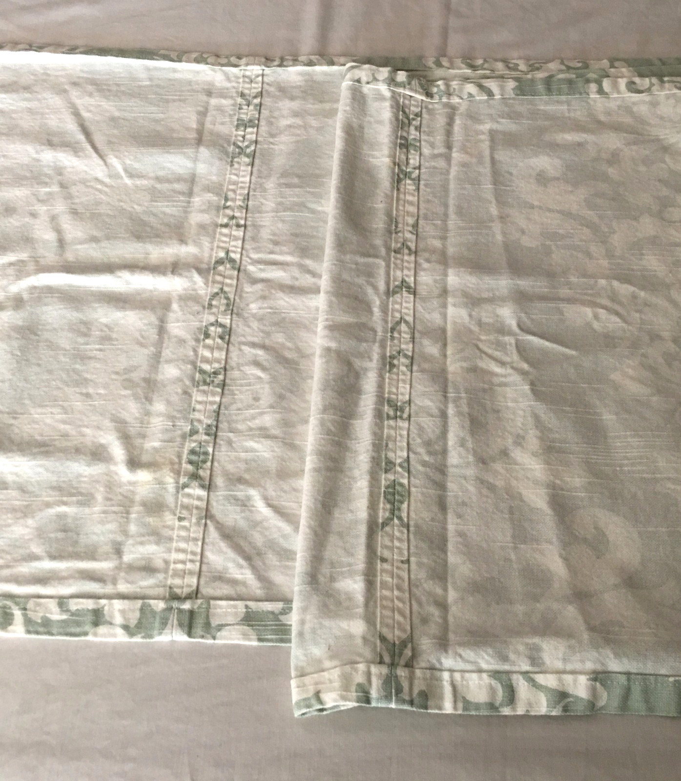 Table Runner Large Linen Blend White Green 19″ X 98″ 2 Seams Cottage Core Beach