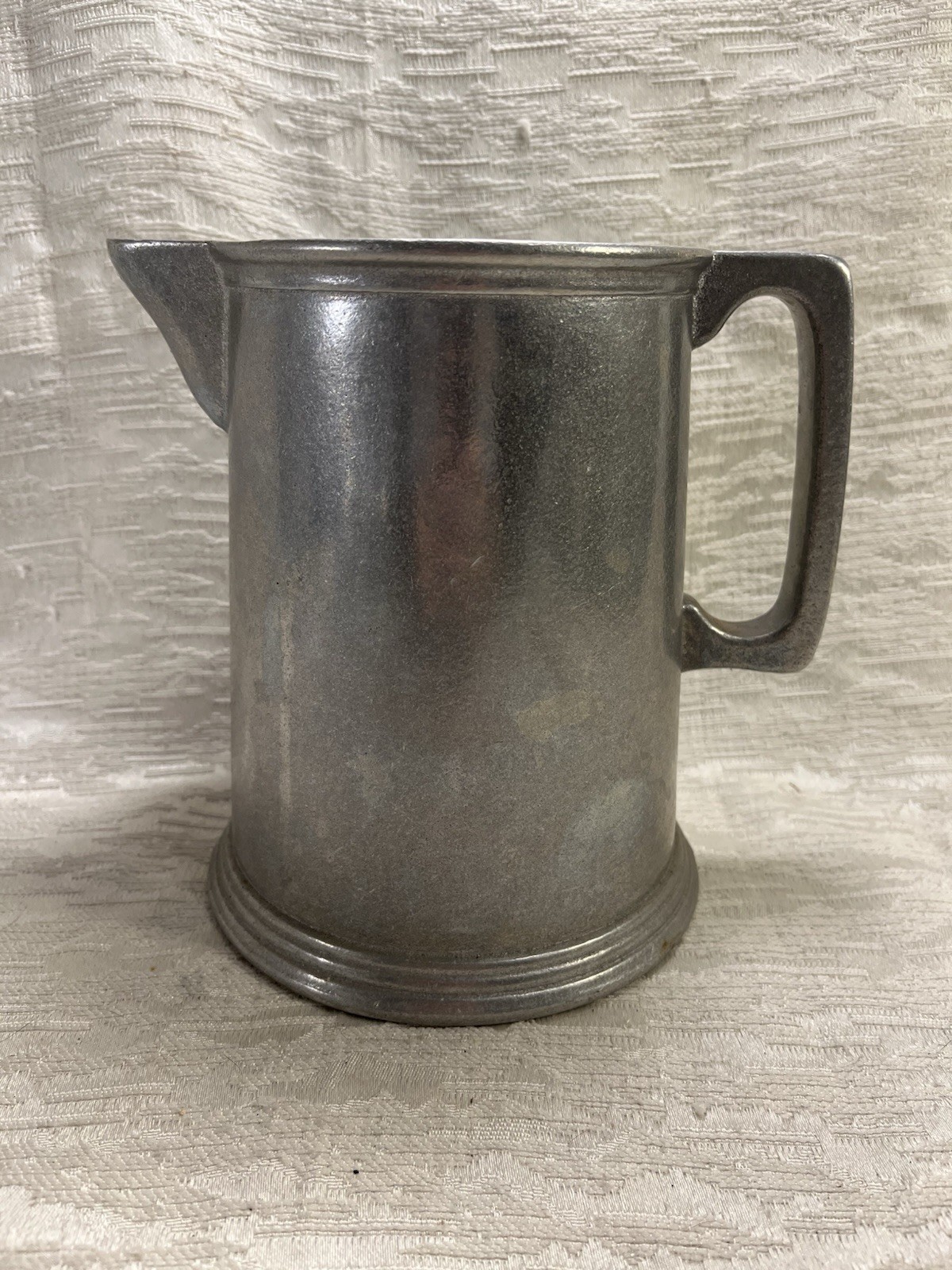 Vtg. WILTON 7.5″ TAVERN PITCHER 2 Quarts…ARMETALE/PEWTER COLUMBIA, PA –8718
