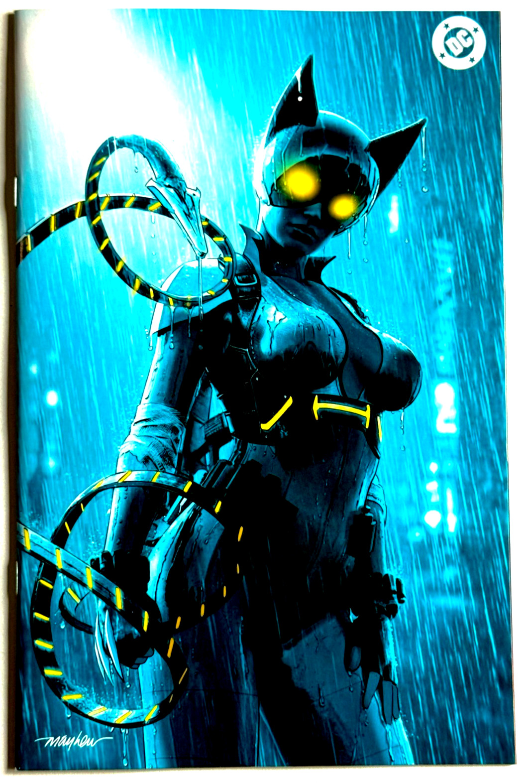 ABSOLUTE CATWOMAN #1 MIKE MAYHEW EXCLUSIVE VIRGIN VARIANT 2026 DC COMICS NM