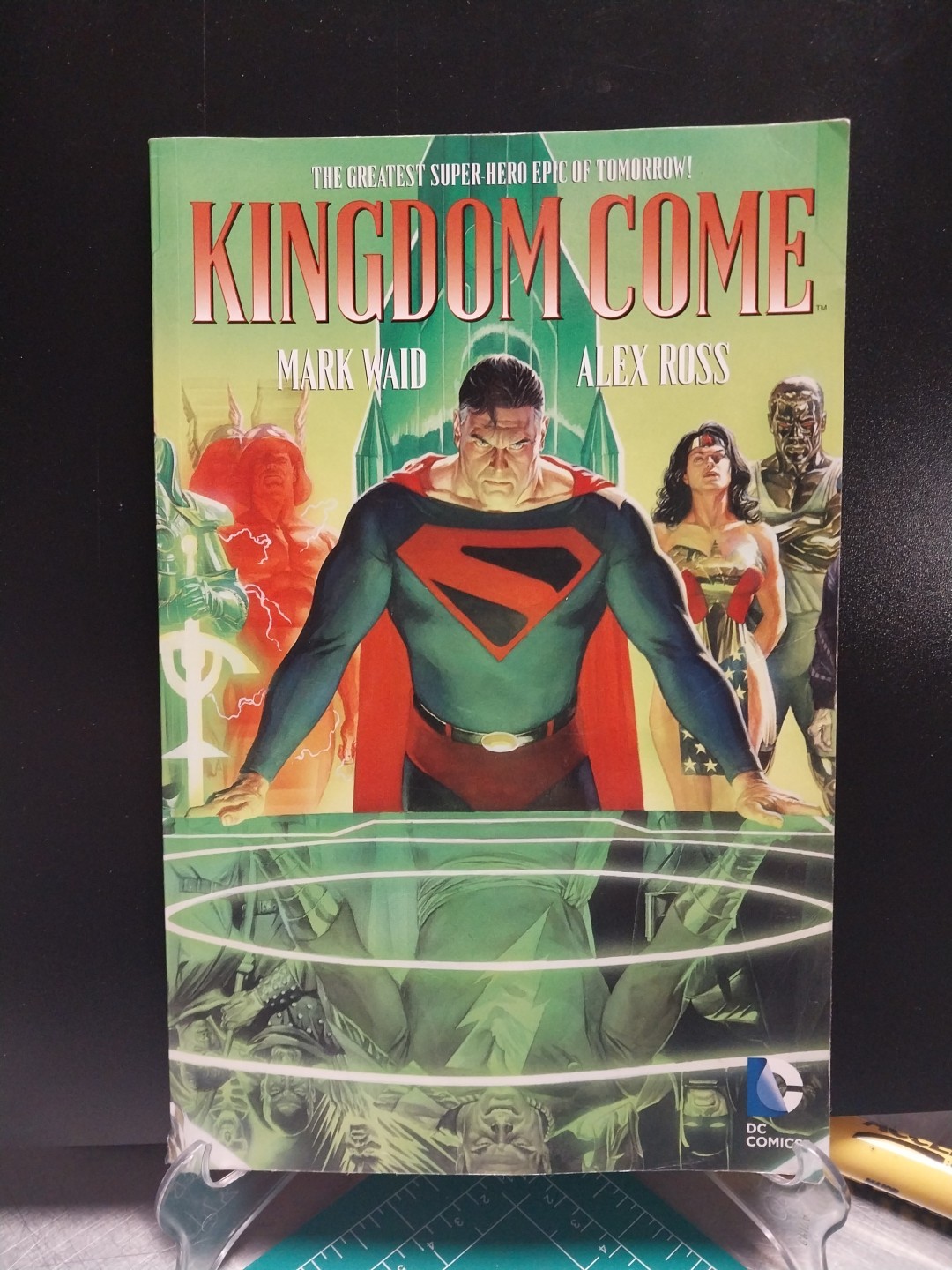 Kingdom Come Paperback Mark Waid & Alex Ross DC Comics (November 2008)