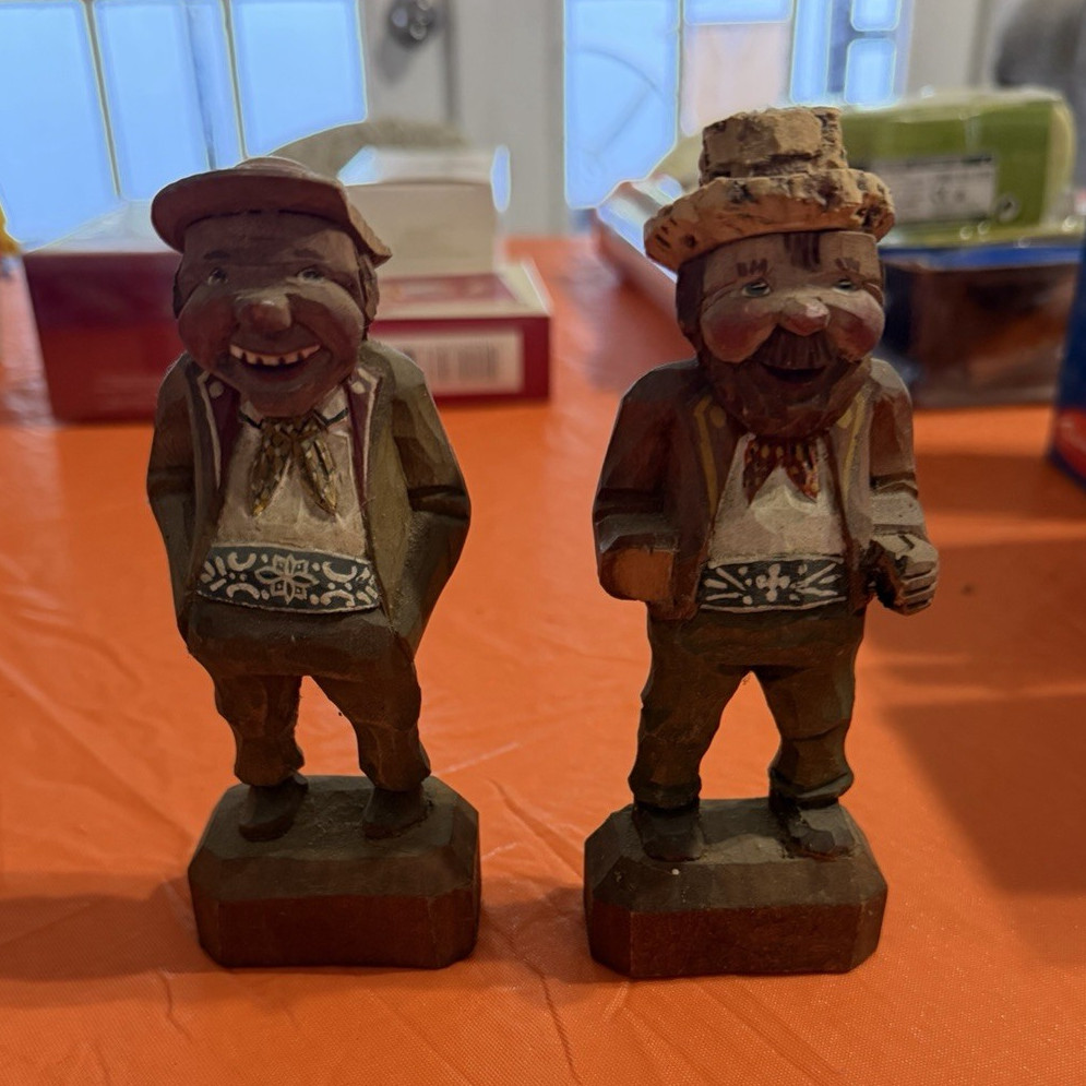2-Pack Carved Wooden Men Figurines, Brown Wood-Finished People Theme Decor