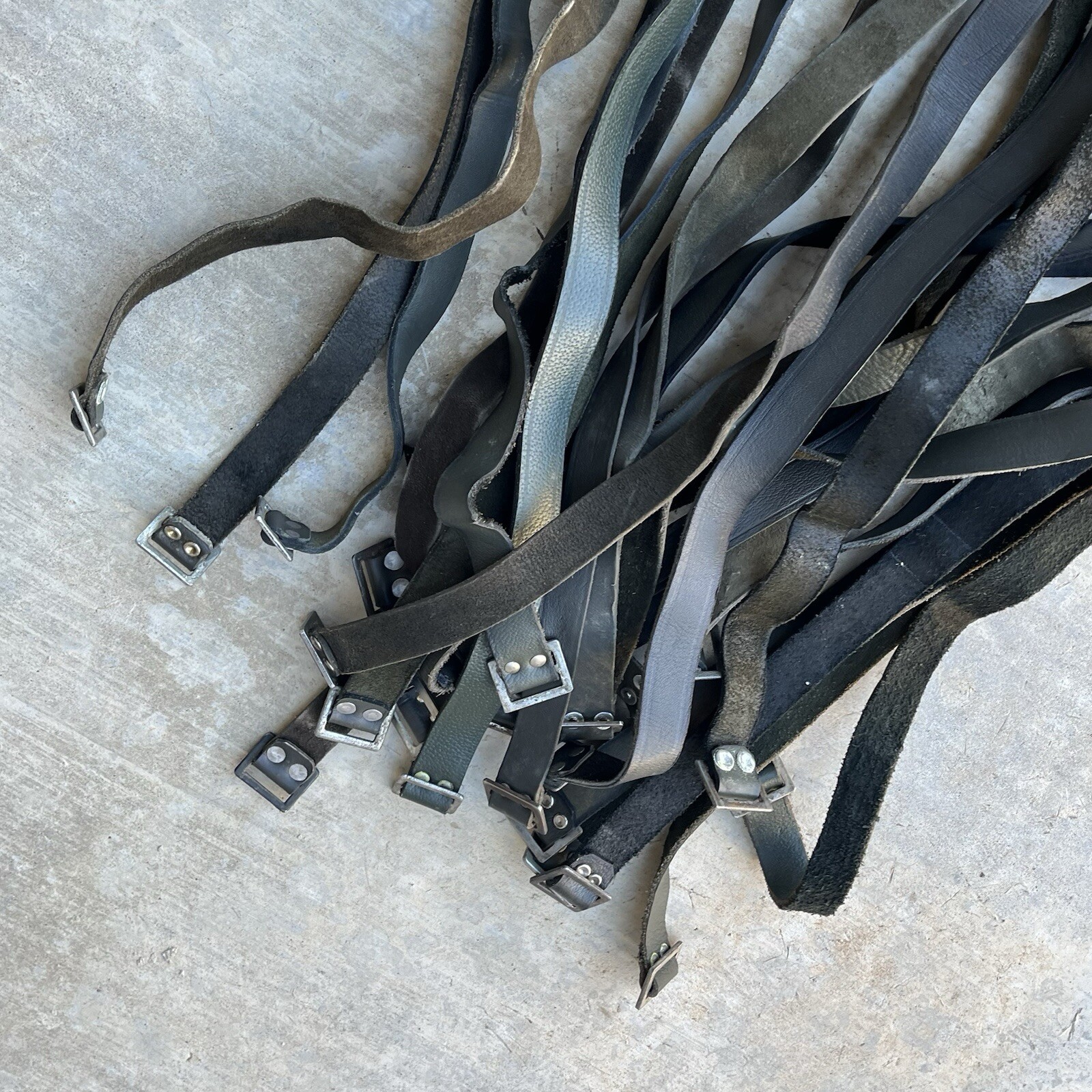 One (1) Issued WWII Finnish M91 M39 Original Leather Mosin Nagant Rifle Sling