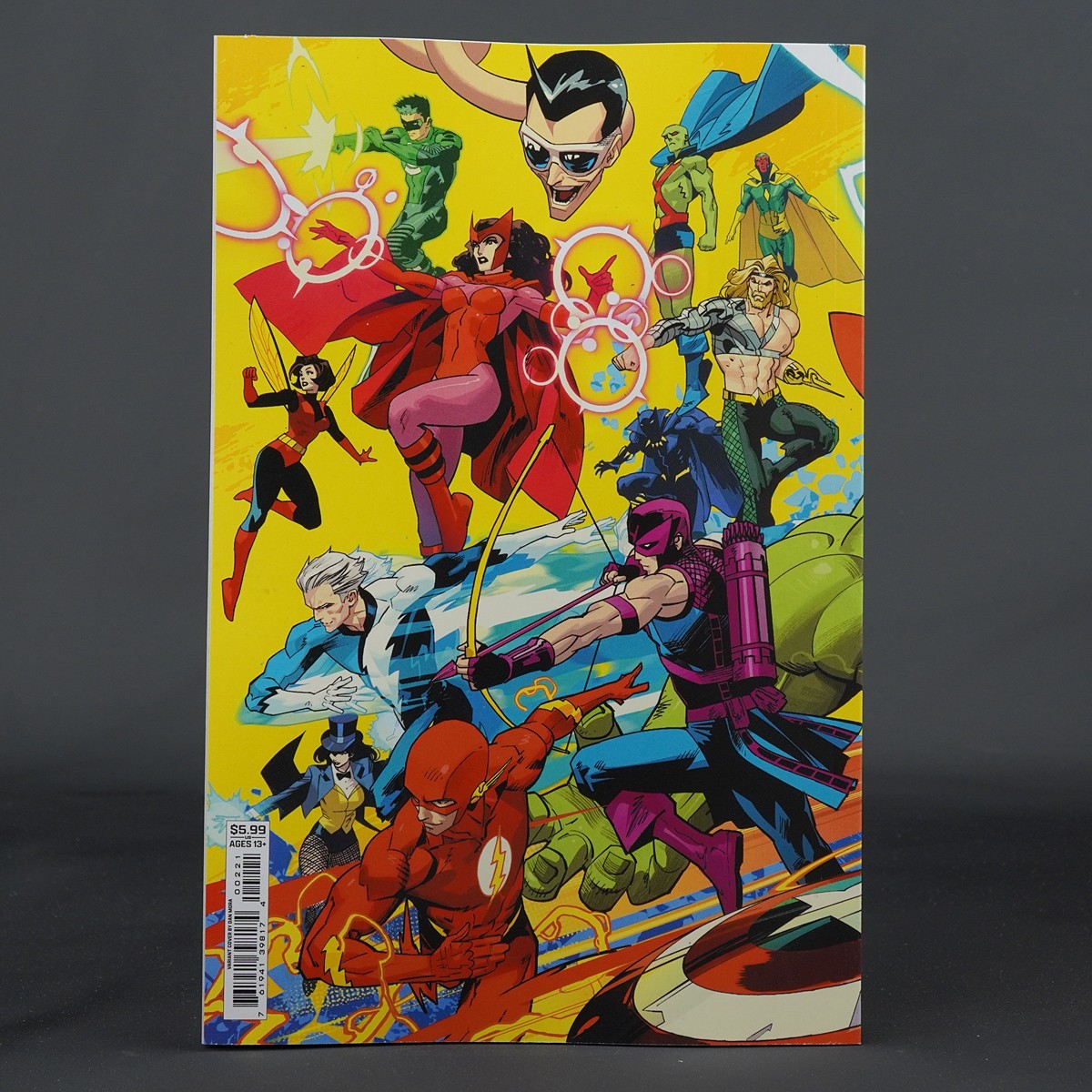 Marvel DC JLA / AVENGERS #2 Facsimile Cvr B DC Comics 2026 ptg 2B (CA) Mora