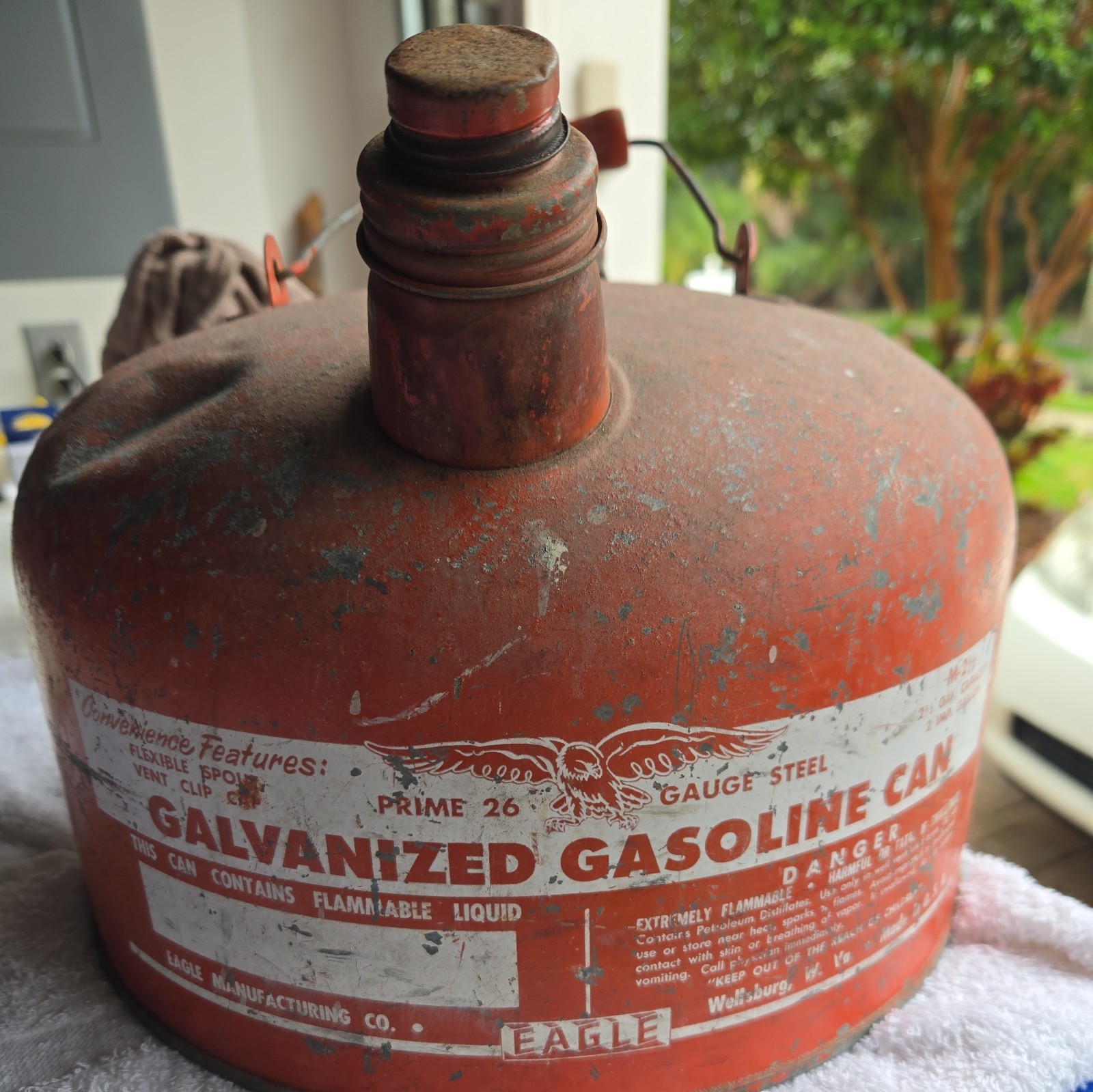Vintage Eagle M- 2 1/2 Gallon Gasoline/Gas Fuel Can Galvanized 26 Gauge Steel M