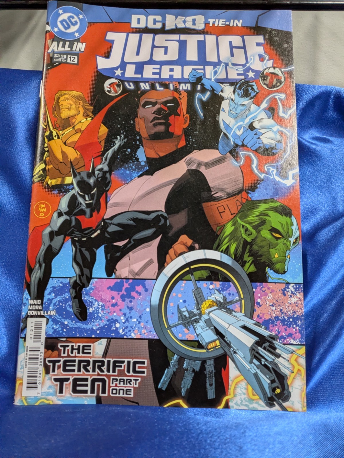 JUSTICE LEAGUE UNLIMITED #12 CVR A DAN MORA (DC K.O.)