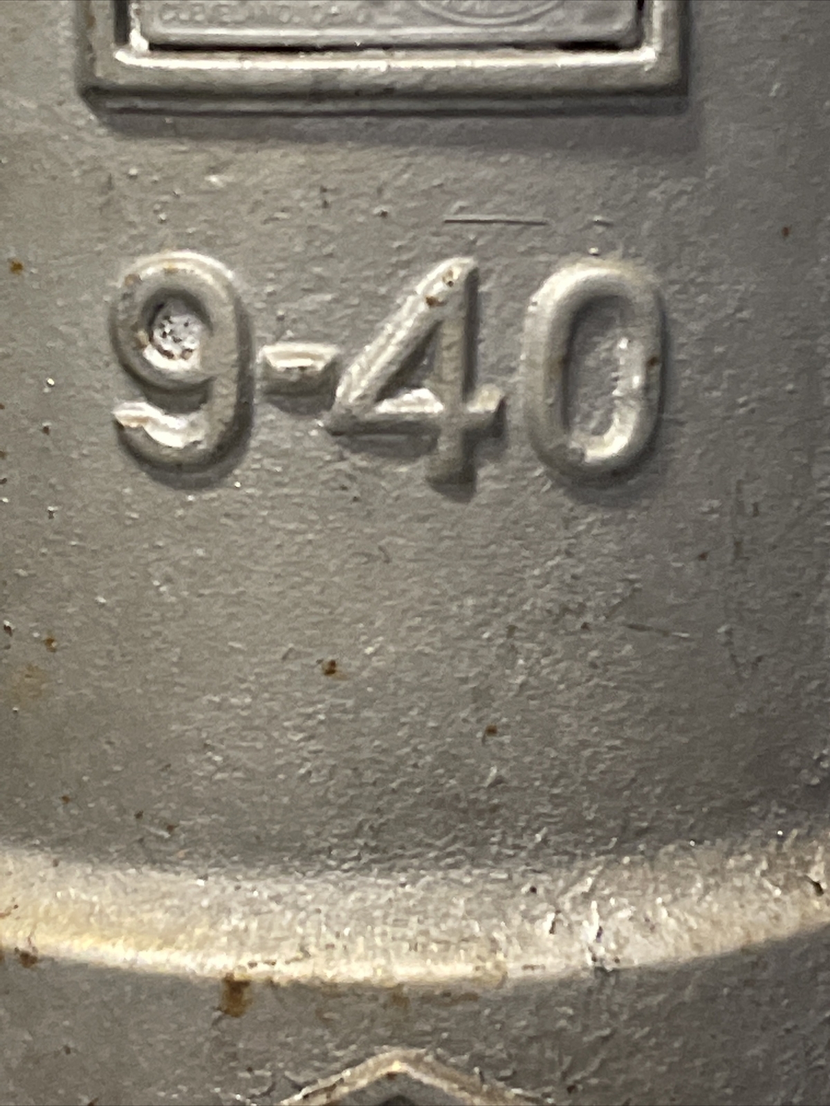 VINTAGE SANDS CAST IRON WATER HEATER 9-40