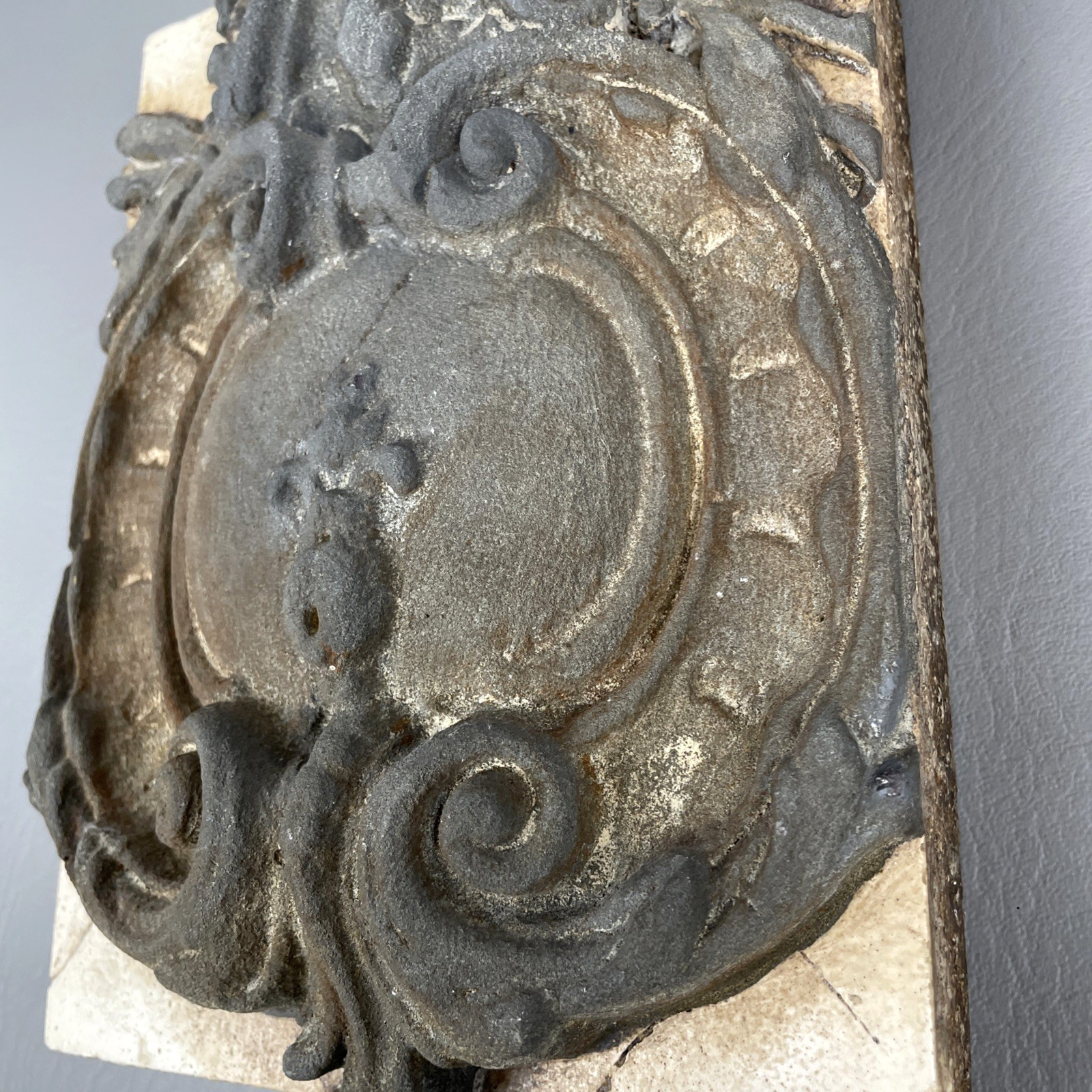 Sid Dickens Memory Block Cast Iron Crest T37 Ornate Architectural Plaque