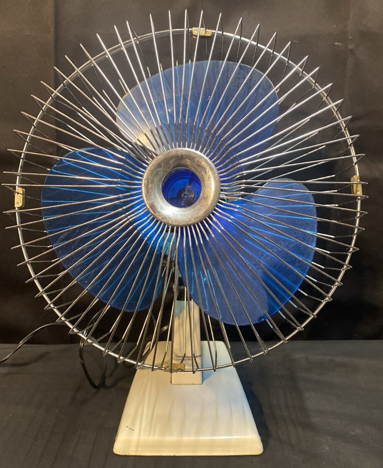 Oscillating Fan Western Auto Clear Blue Blade 2 Speed, 12” Working