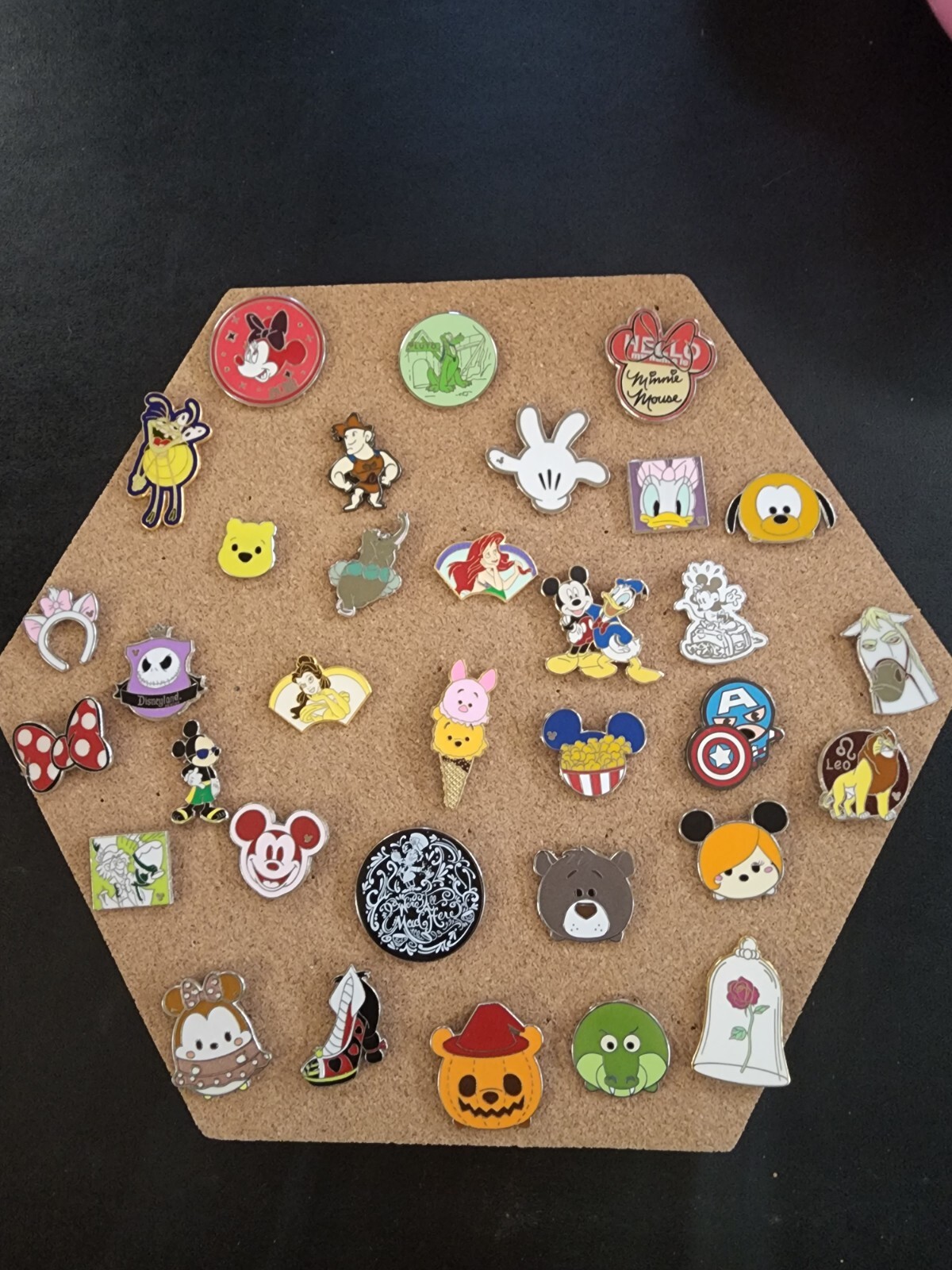 DISNEY PIN TRADING LOT 25, NO DUPLICATES, FREE SHIPPING, 100% TRADABLE